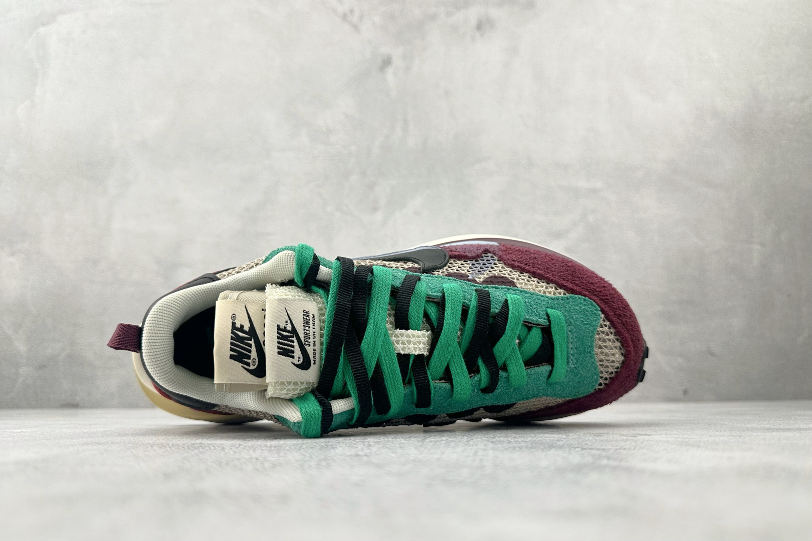 特价 顶级纯原 特价福利Sacai x Nike VaporWaffle红绿色货号:DD3035-200
