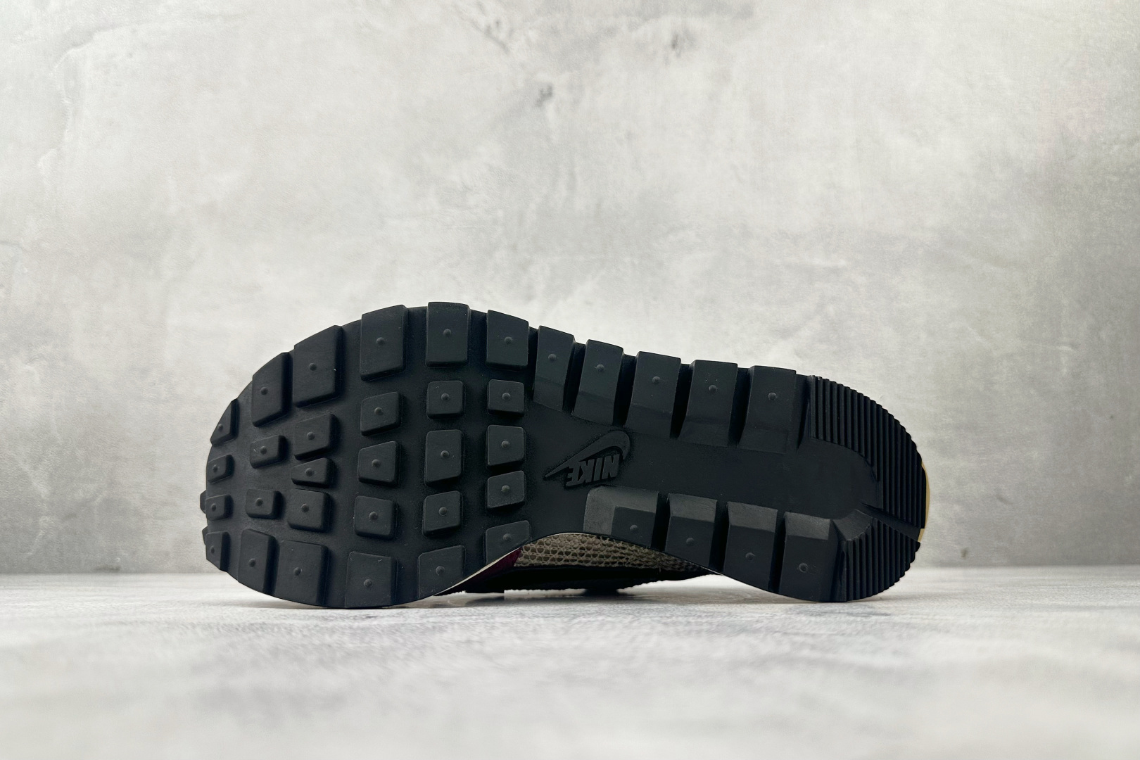 特价 顶级纯原 特价福利Sacai x Nike VaporWaffle红绿色货号:DD3035-200