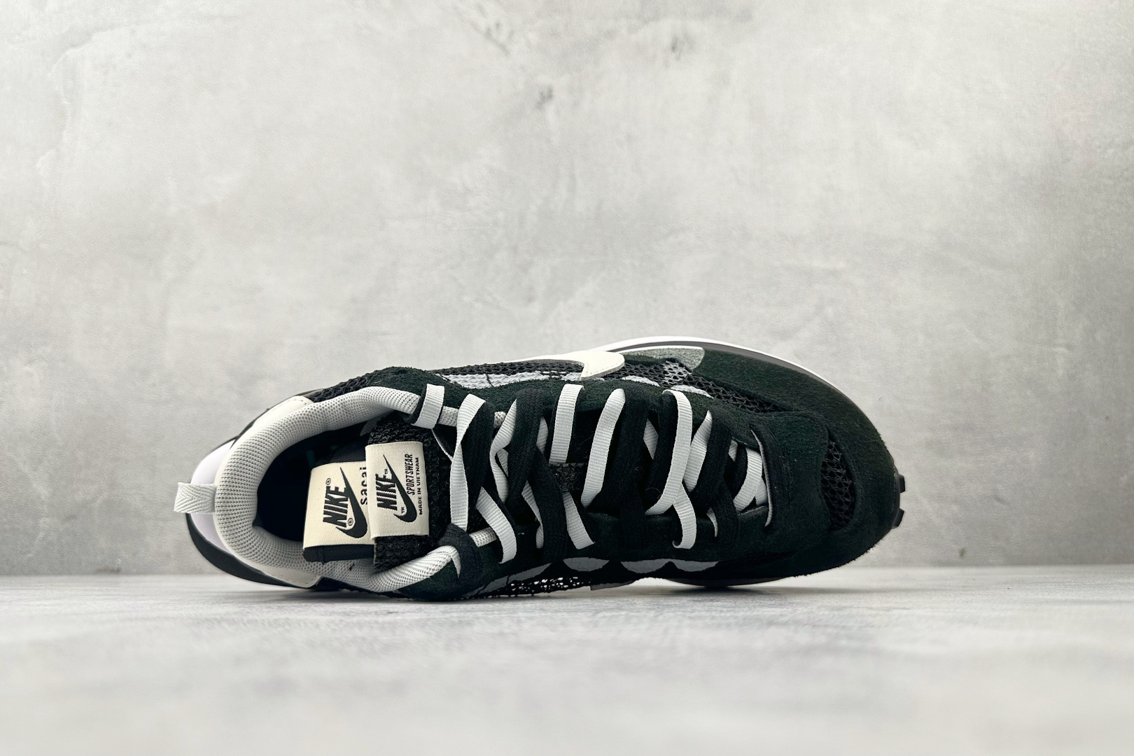 特价 顶级纯原 特价福利 Sacai x Nike VaporWaffle black and whit