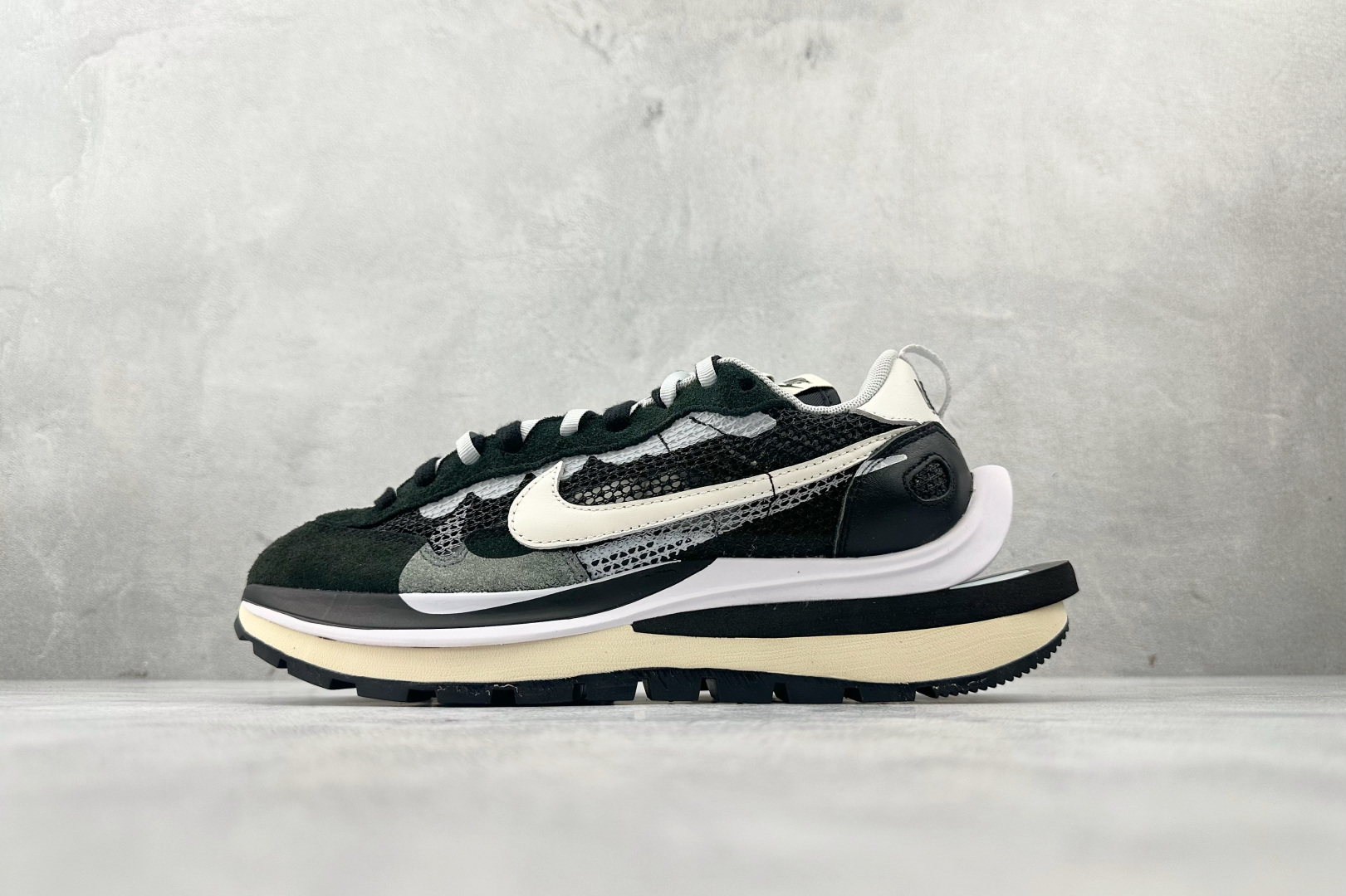特价 顶级纯原 特价福利 Sacai x Nike VaporWaffle black and whit