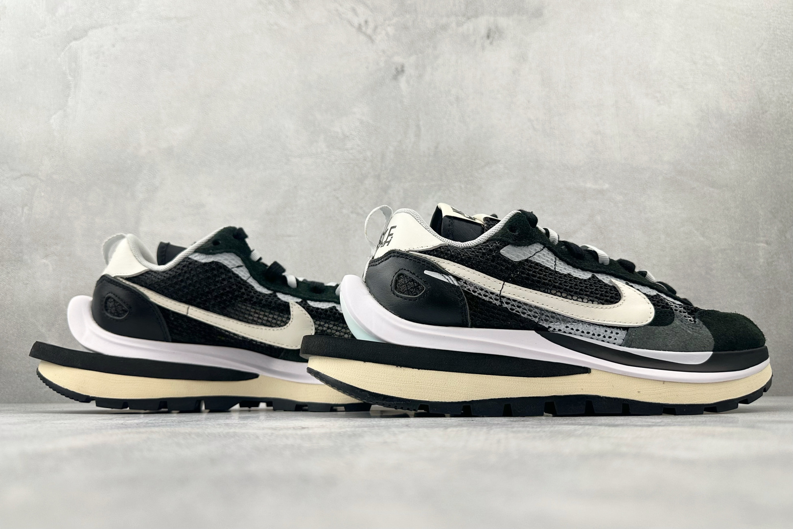 特价 顶级纯原 特价福利 Sacai x Nike VaporWaffle black and whit
