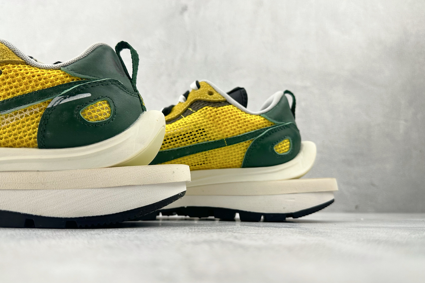 特价 顶级纯原 特价福利 Sacai x Nike VaporWaffle tour yellow 联名