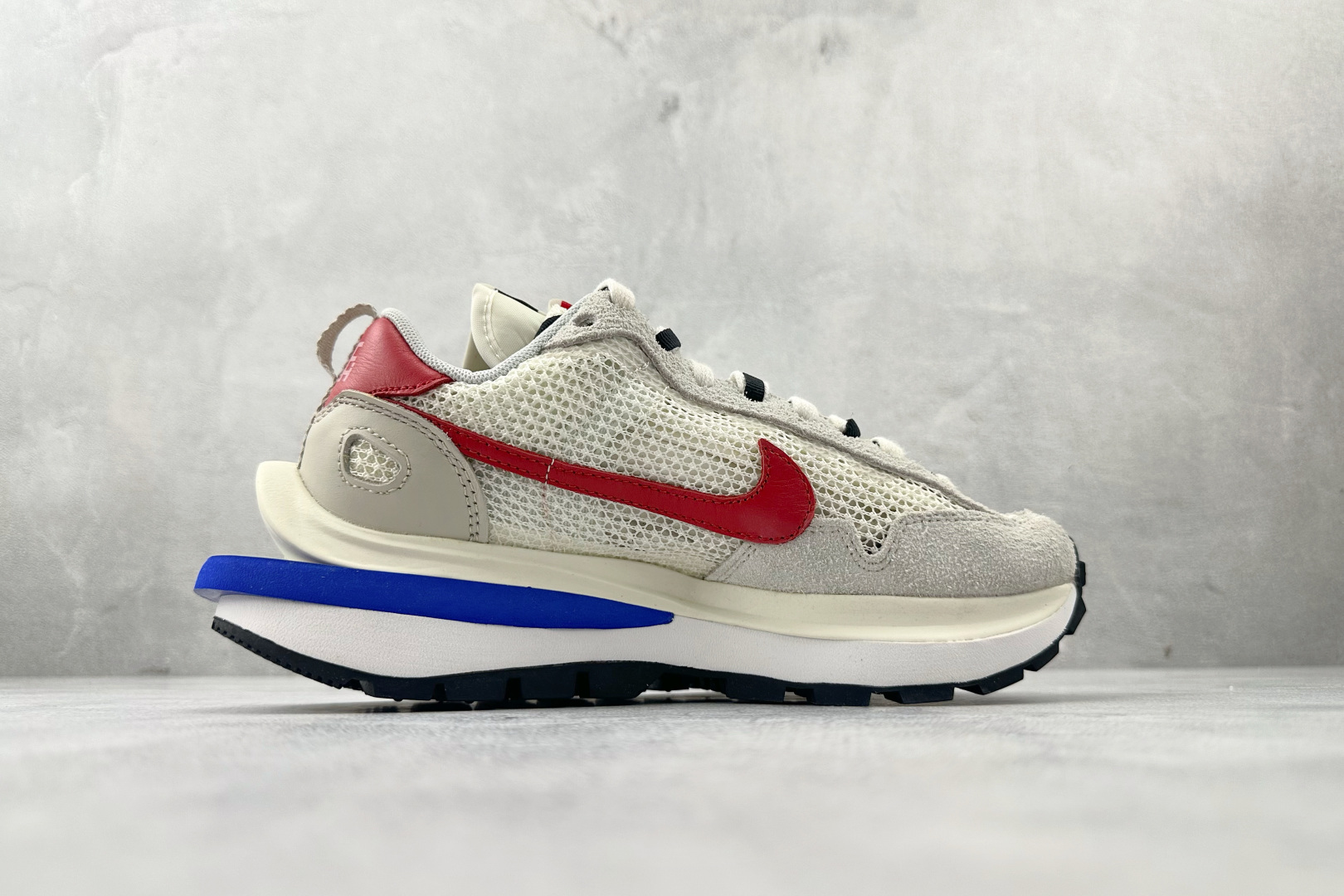特价 顶级纯原 特价福利 Sacai x Nike VaporWaffle royal fuchsia