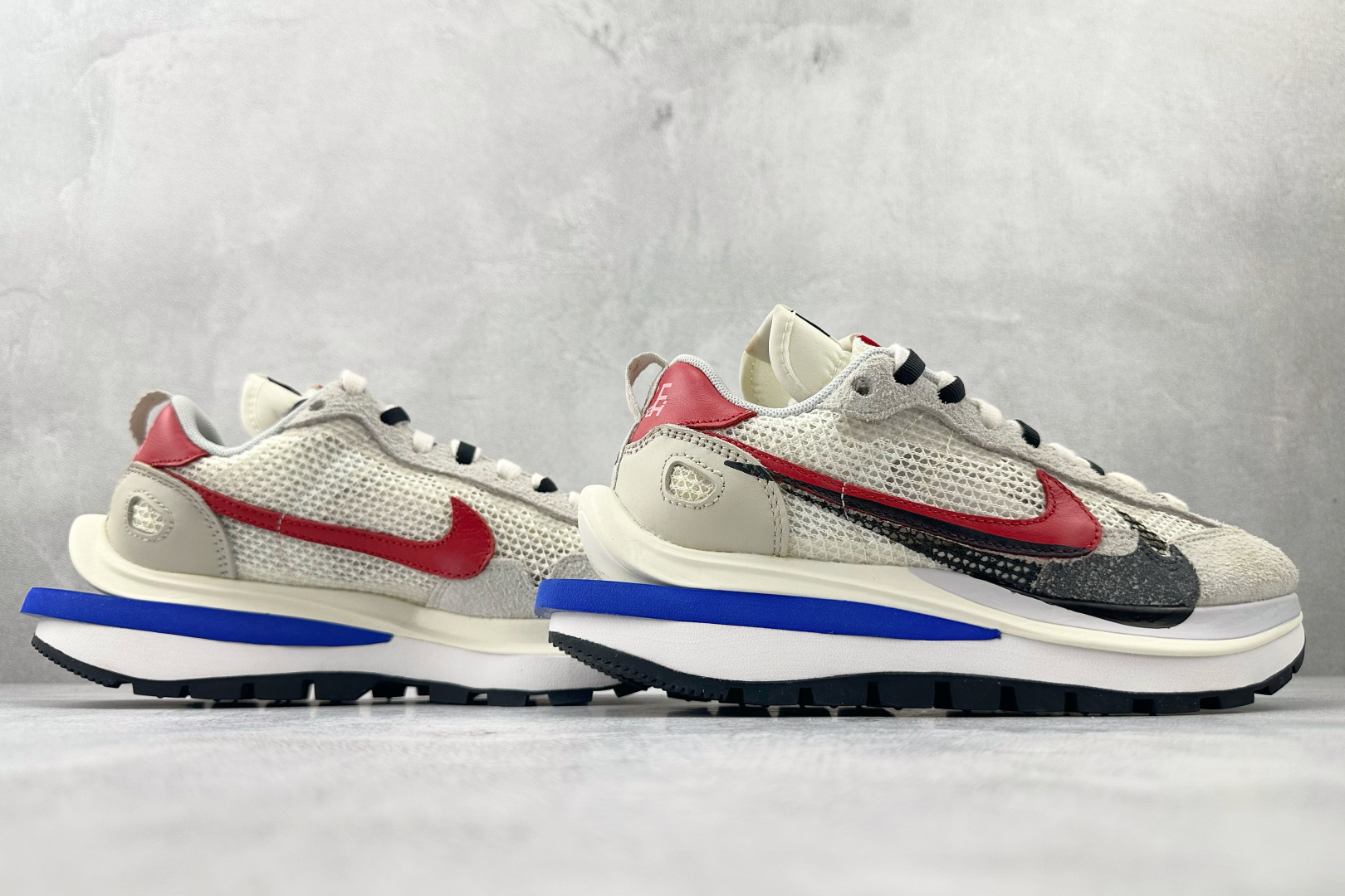 特价 顶级纯原 特价福利 Sacai x Nike VaporWaffle royal fuchsia
