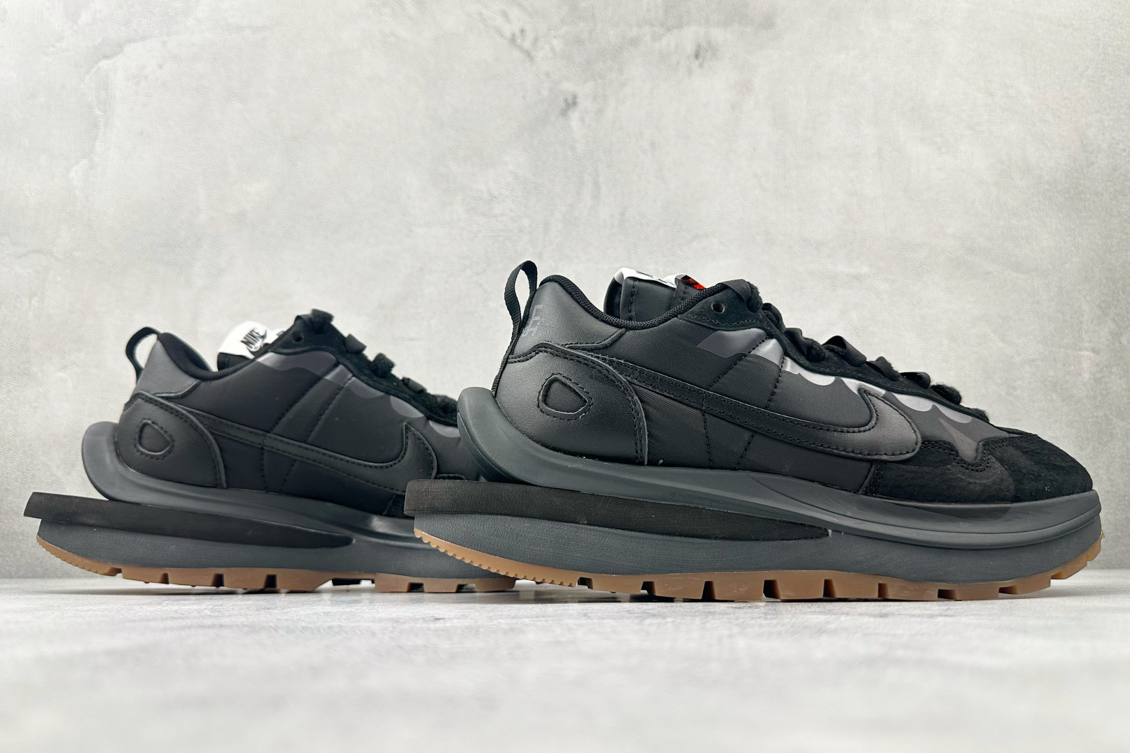 特价 顶级纯原 特价福利 Sacai x Nike VaporWaffle black and gum