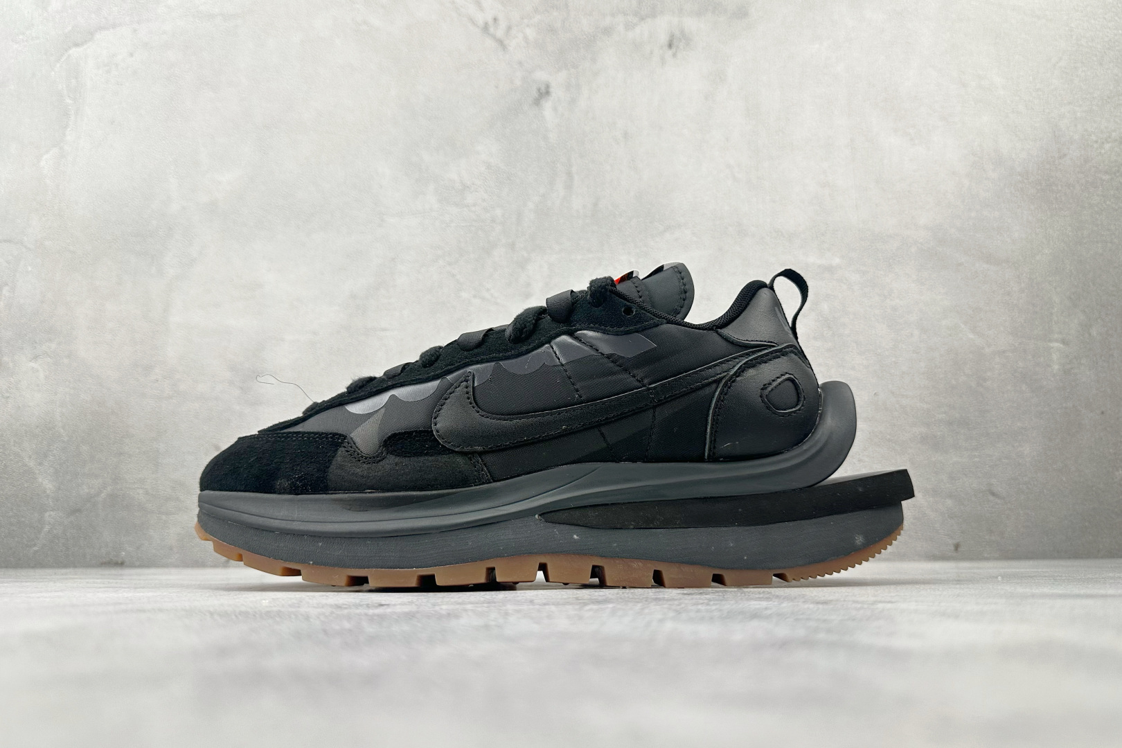 特价 顶级纯原 特价福利 Sacai x Nike VaporWaffle black and gum