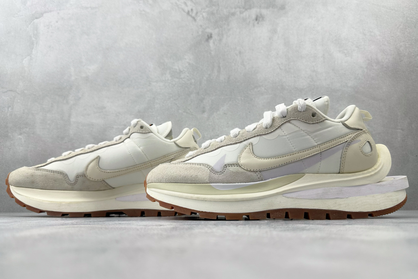 特价 顶级纯原 特价福利 Sacai x Nike VaporWaffle white and gum