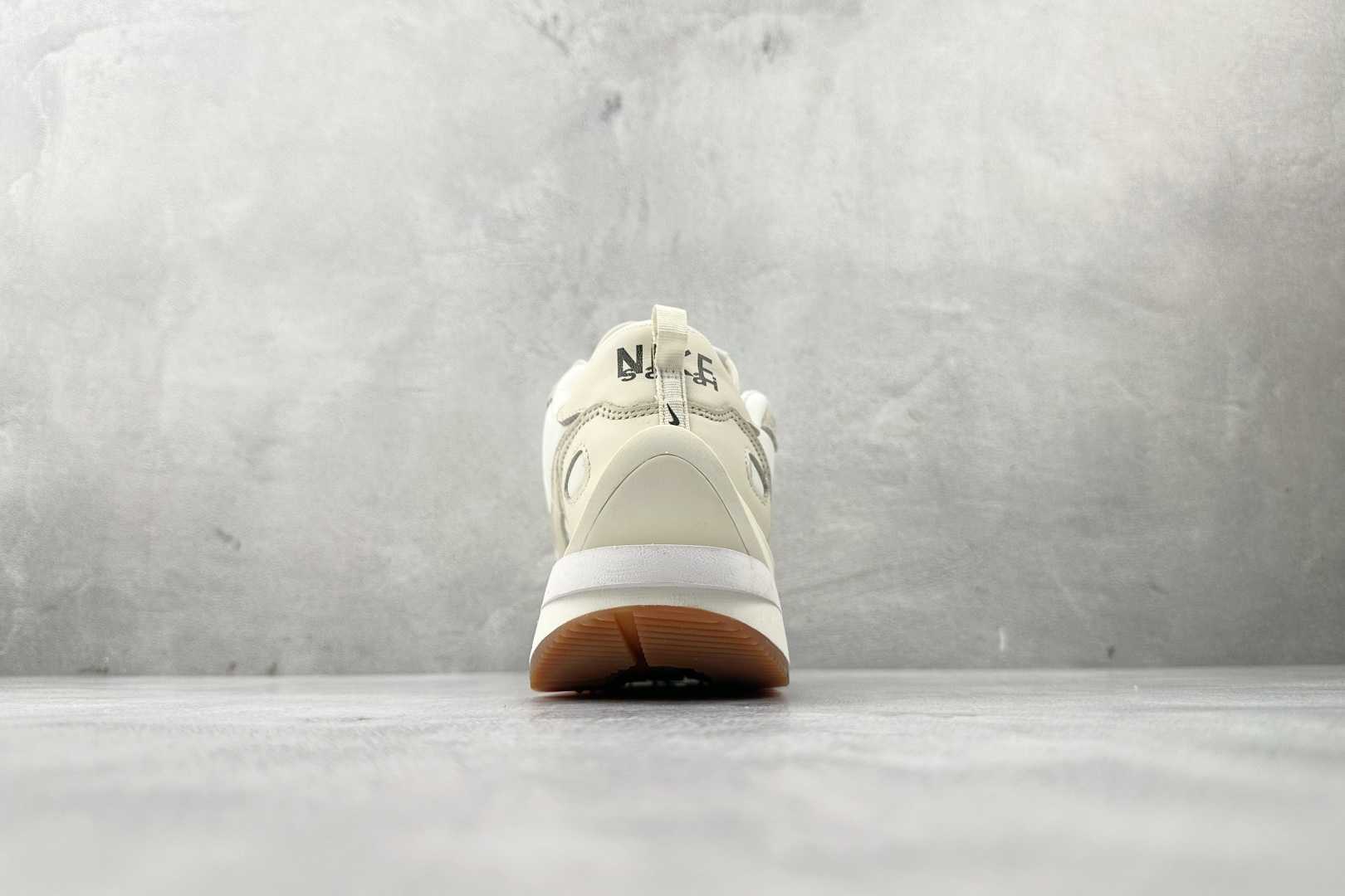 特价 顶级纯原 特价福利 Sacai x Nike VaporWaffle white and gum