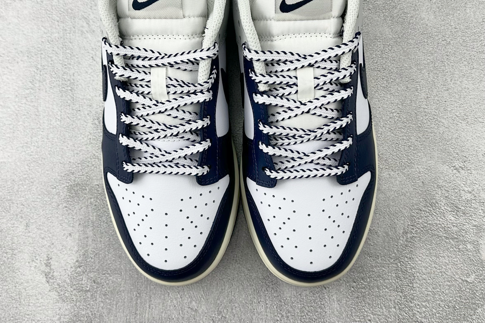 Nike Dunk Rivalry New York Yankees 白蓝 IM2222-101 尺码：40 40.5 41 42 42.5 43 44 44.5 45 46 编码：30