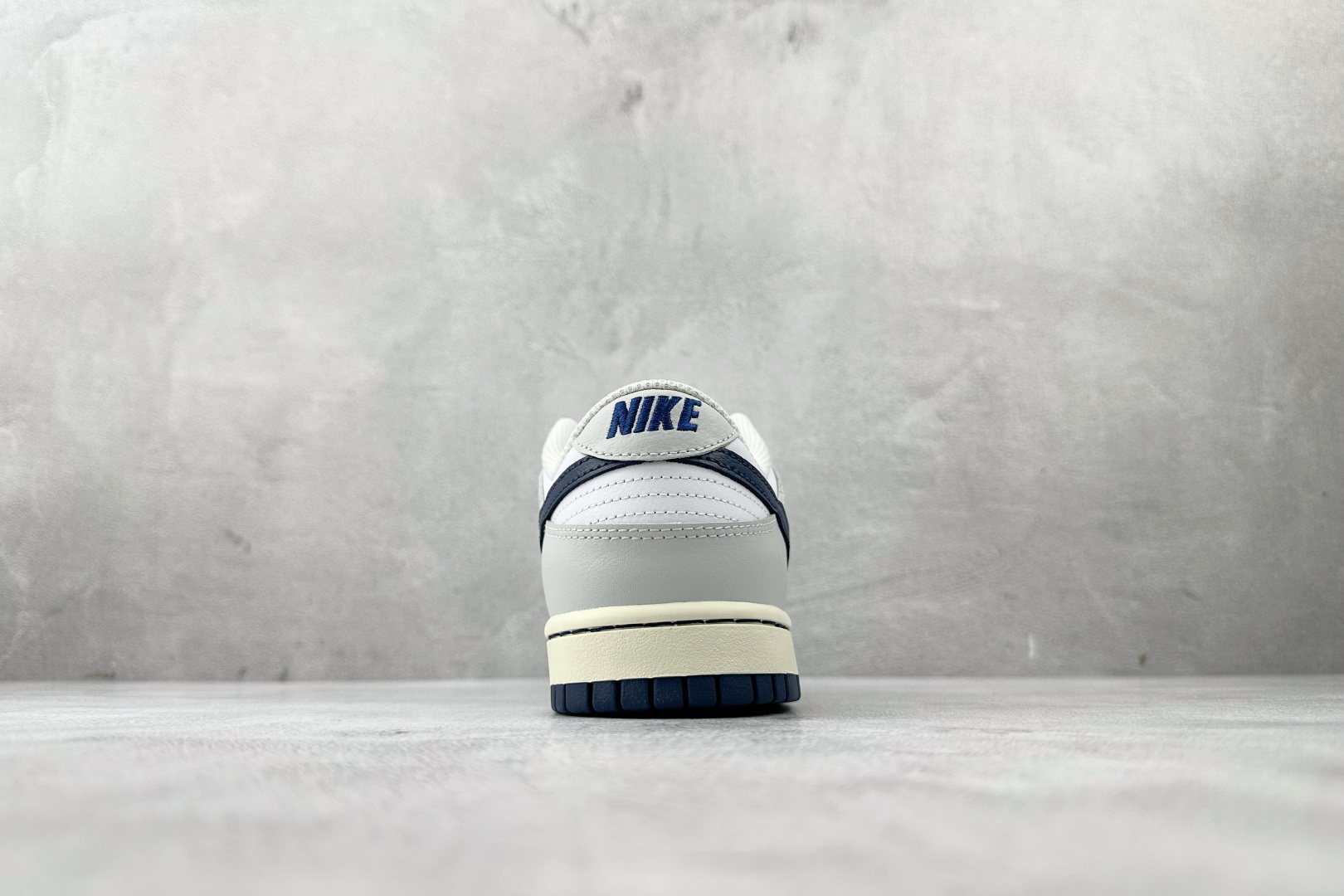 Nike Dunk Rivalry New York Yankees 白蓝 IM2222-101 尺码：40 40.5 41 42 42.5 43 44 44.5 45 46 编码：30