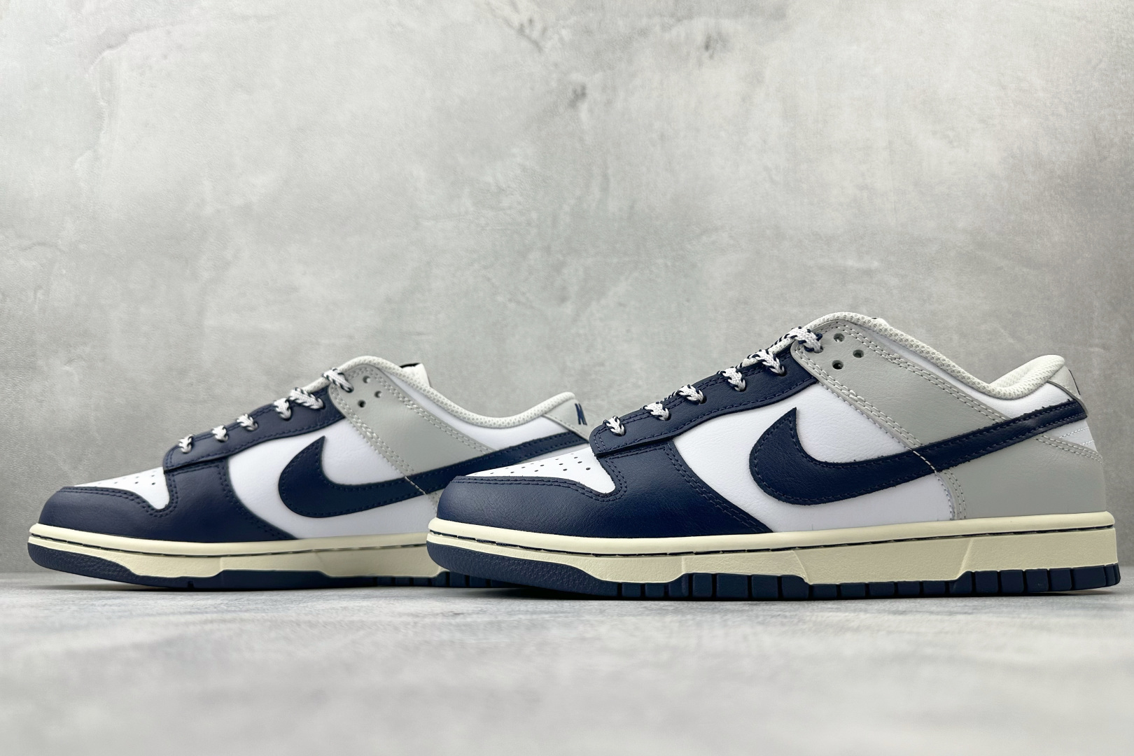 Nike Dunk Rivalry New York Yankees 白蓝 IM2222-101 尺码：40 40.5 41 42 42.5 43 44 44.5 45 46 编码：30