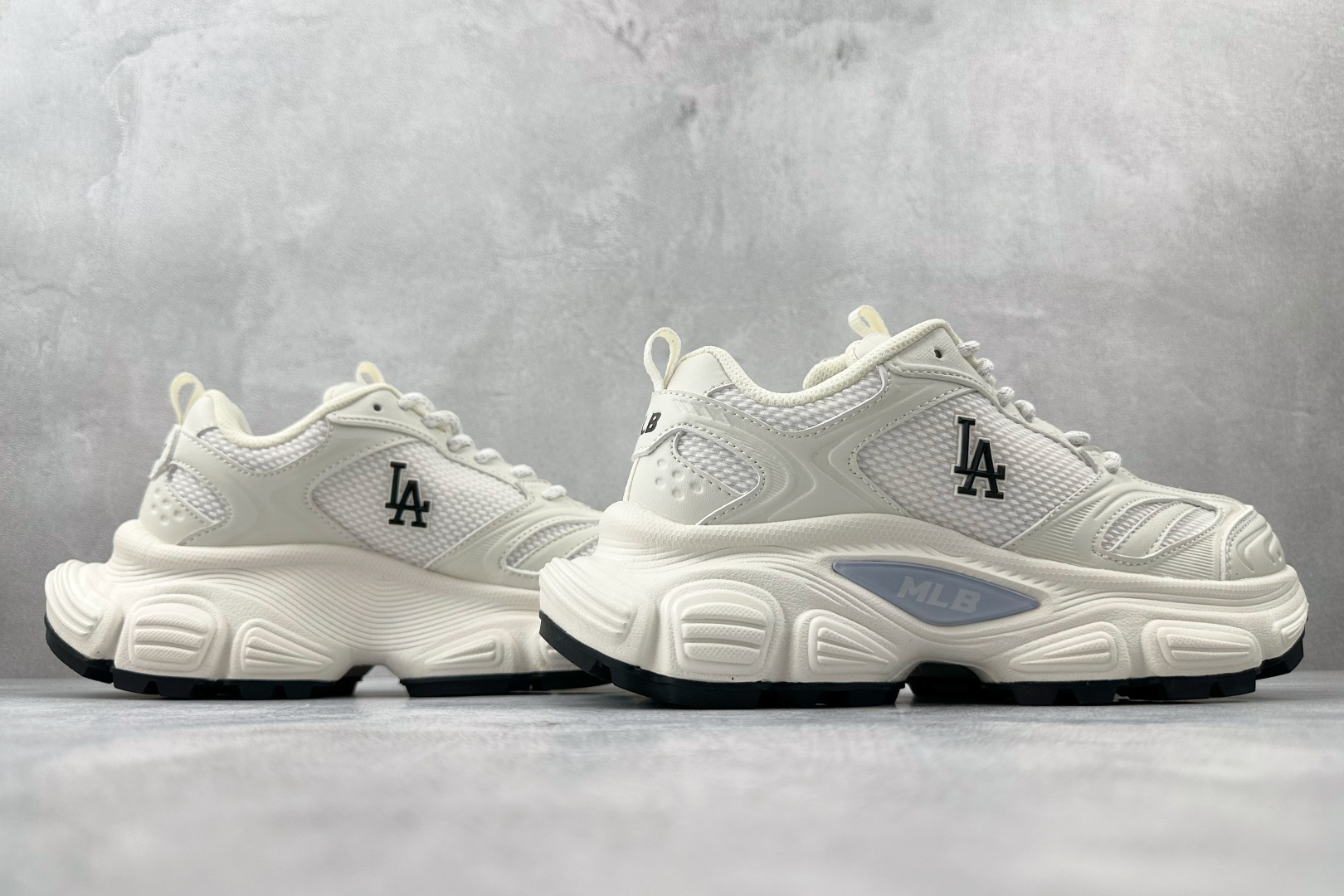 200 平台订单 MLB Basic 洛杉矶道奇队 米白色 3ASHW055N-07WHS 尺码：35 36 36.5 37 38.5 39 40 40.5 41 42 42.5 43 44 44.5 45 编码：30