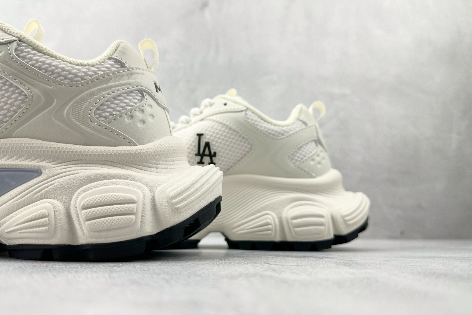 200 平台订单 MLB Basic 洛杉矶道奇队 米白色 3ASHW055N-07WHS 尺码：35 36 36.5 37 38.5 39 40 40.5 41 42 42.5 43 44 44.5 45 编码：30