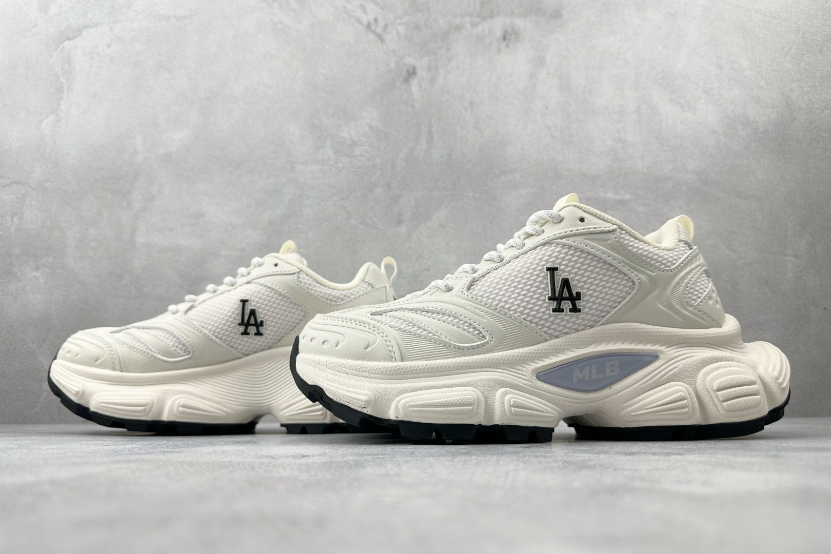 200 平台订单 MLB Basic 洛杉矶道奇队 米白色 3ASHW055N-07WHS 尺码：35 36 36.5 37 38.5 39 40 40.5 41 42 42.5 43 44 44.5 45 编码：30