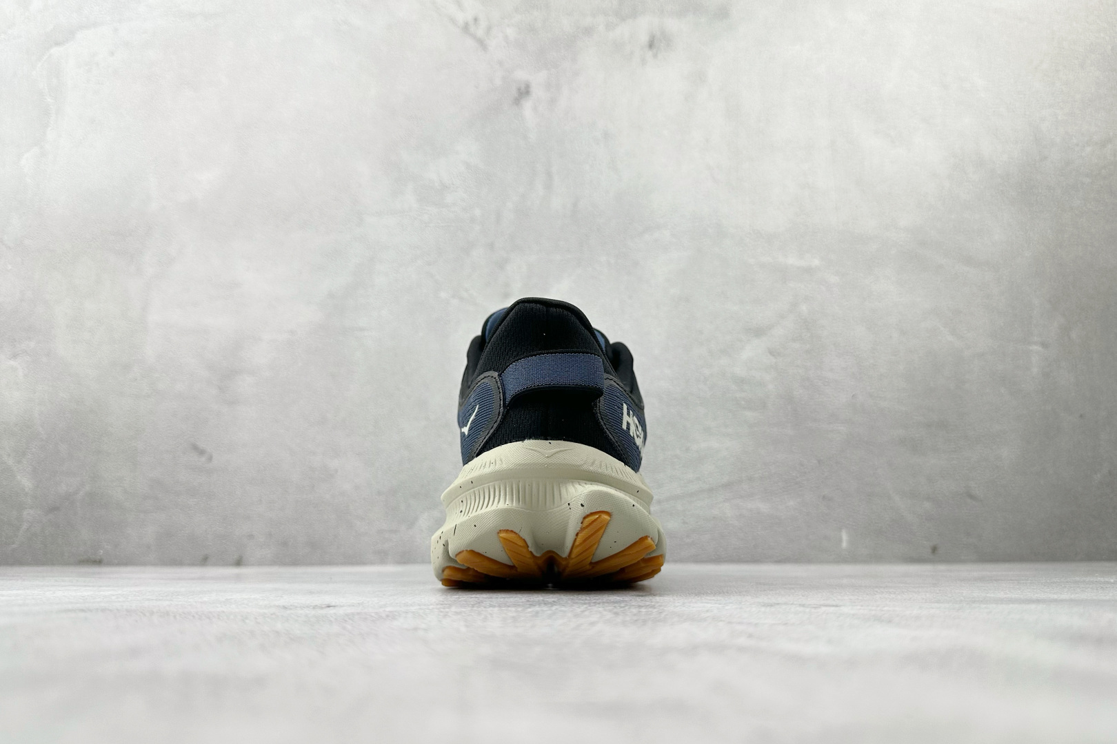 200 HOKA ONE ONE KAWANA 2 海军蓝 1147930-VCK-Chinese UA Cheap High Quatity Brand Clothes Bags handbags Sneakers wholesale wholesaler seller from China Factory suppliers Fashion Clothing Shoes best Quality Beautiful Price 200 HOKA ONE ONE KAWANA 2 海军蓝 1147930-VCK