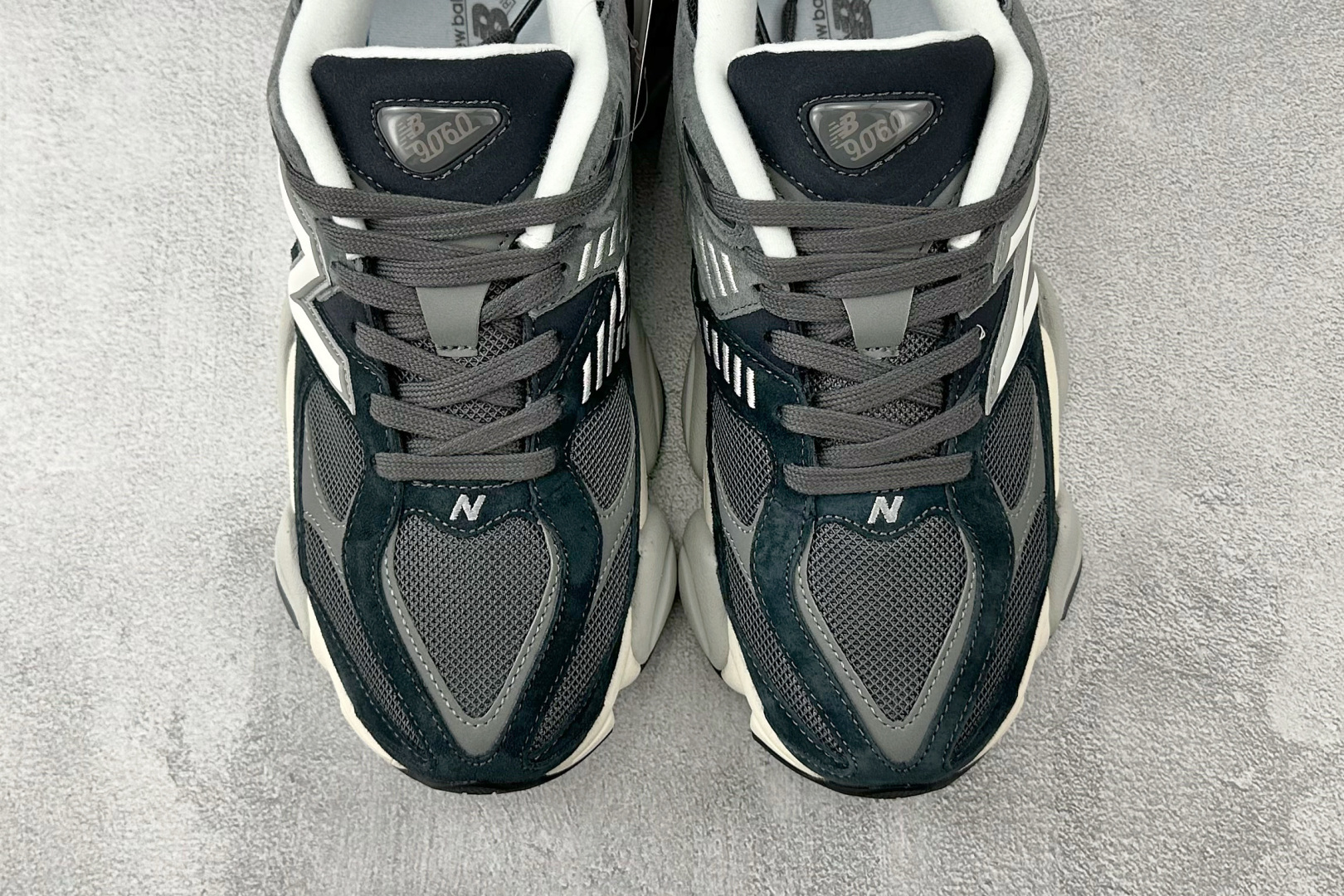 230 New Balance NB 9060 黑灰色 U9060JBM