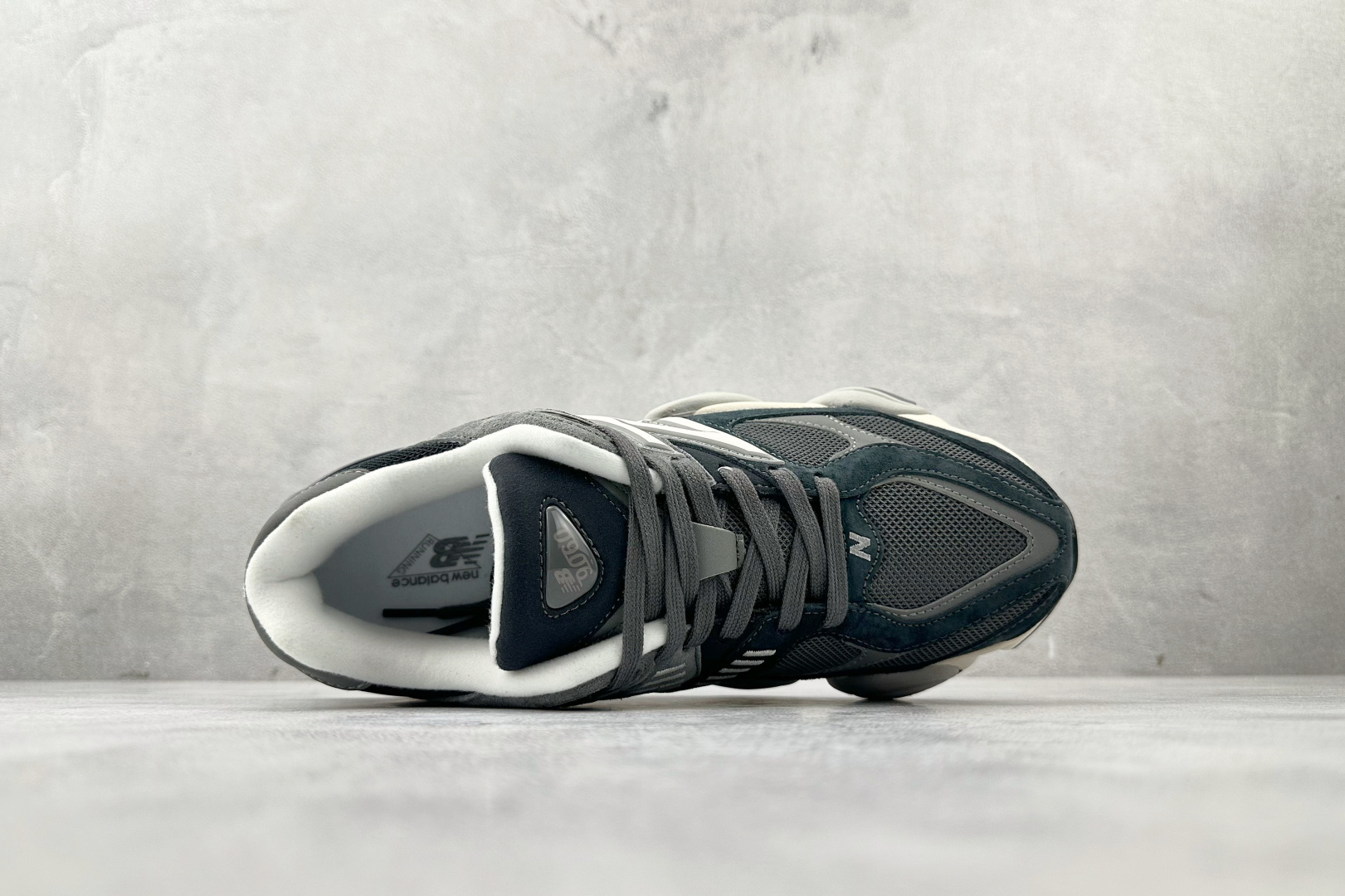 230 New Balance NB 9060 黑灰色 U9060JBM