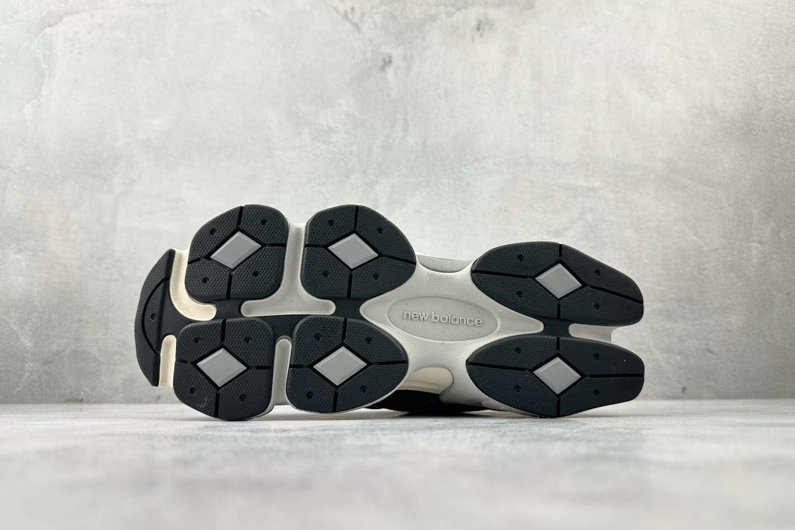 230 New Balance NB 9060 黑灰色 U9060JBM