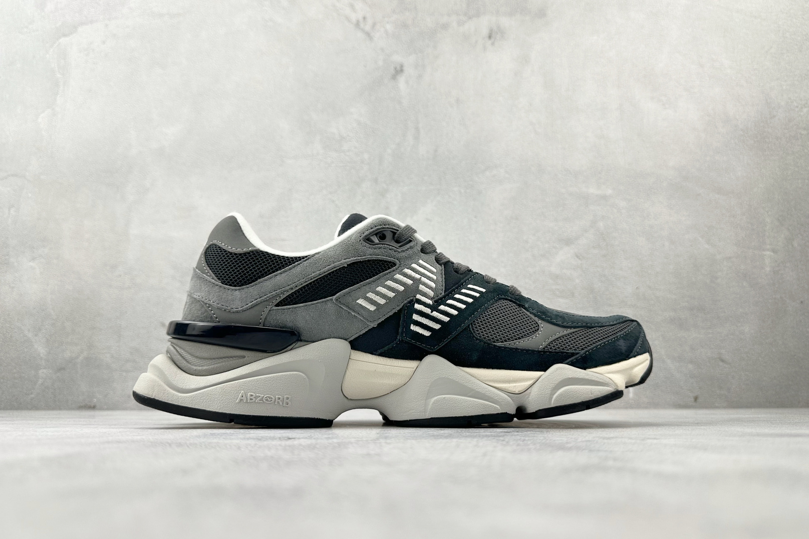 230 New Balance NB 9060 黑灰色 U9060JBM