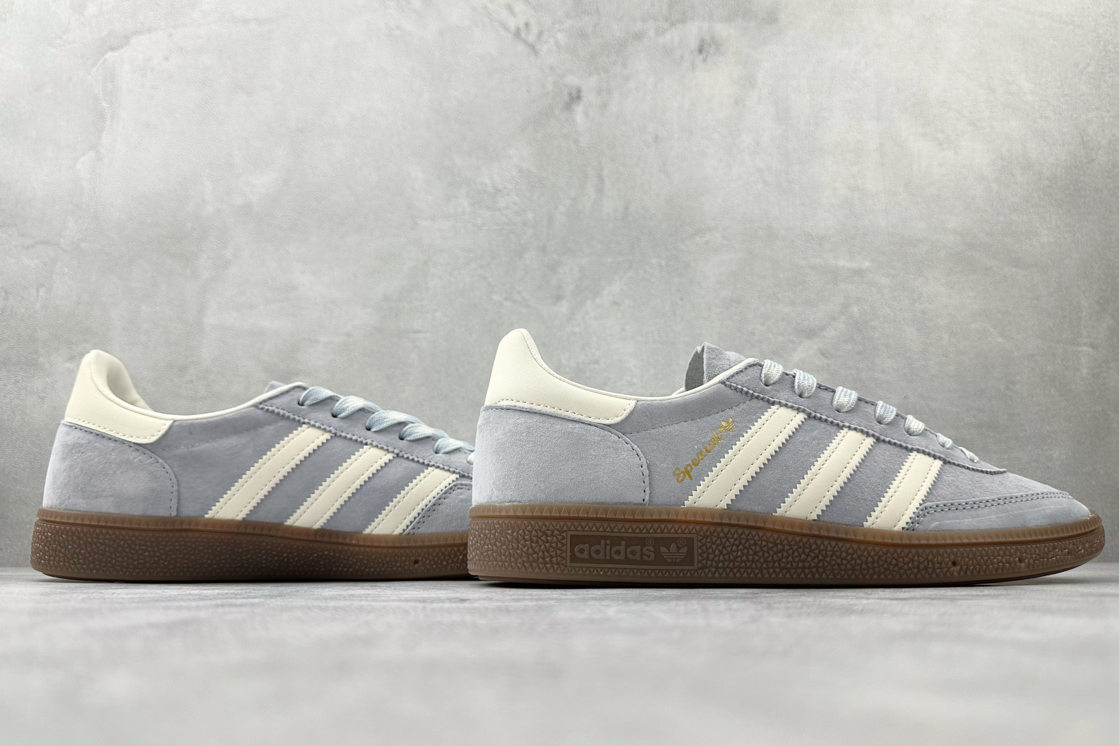 adidas originals HANDBALL SPEZIAL 蓝白 KI5933-Top High Quatity Cheap Sneakers Fashion Clothing Clothes Bags handbags Shoes of all Brand wholesale With The best Quality And Beautiful Price from China Factory Chinese suppliers wholesaler seller adidas originals HANDBALL SPEZIAL 蓝白 KI5933