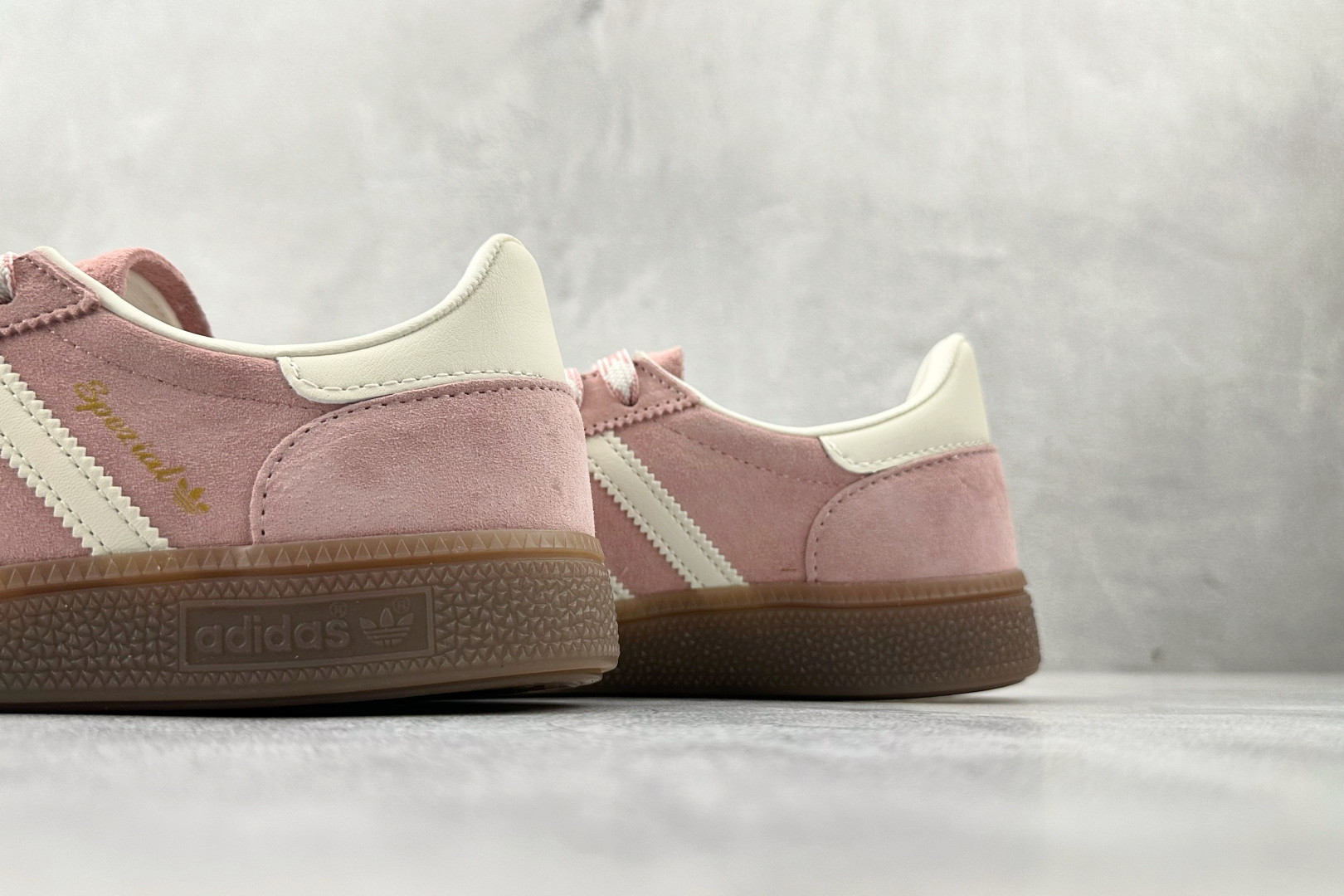 210 adidas originals HANDBALL SPEZIAL 粉白 KJ6305