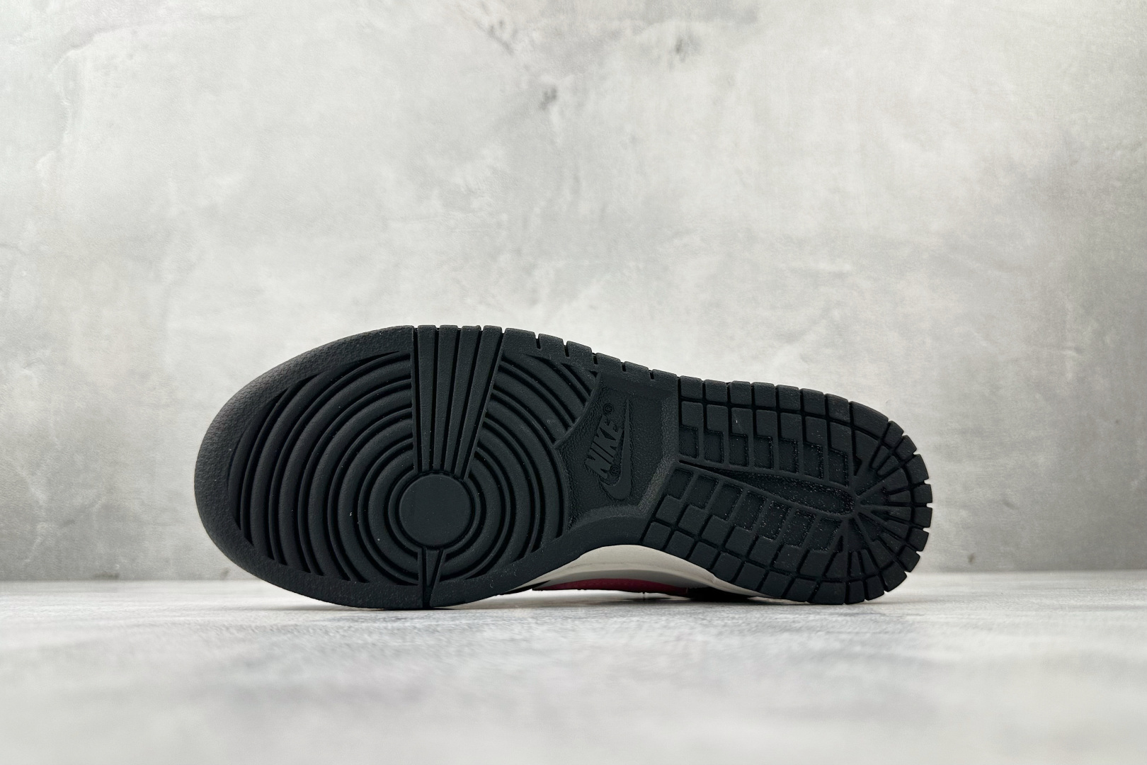 YC 双十一特价双十一特价【定制球鞋】Nike Dunk SB 黑莓粉黛尺码：35.5 36 36.5 