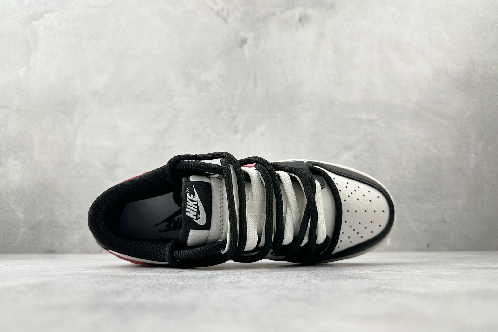 YC 双十一特价双十一特价【定制球鞋】Nike Dunk SB 黑莓粉黛尺码：35.5 36 36.5 