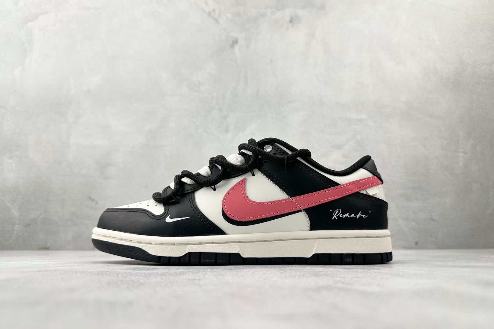 YC 双十一特价双十一特价【定制球鞋】Nike Dunk SB 黑莓粉黛尺码：35.5 36 36.5 