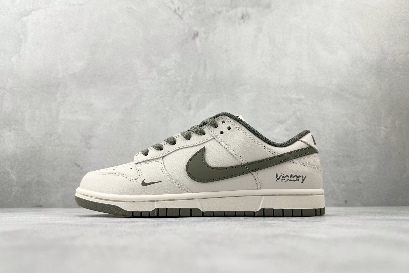 YC 双十一特价双十一特价【定制球鞋】Nike Dunk SB 乌竹绿货号：WG0508 043尺码：4