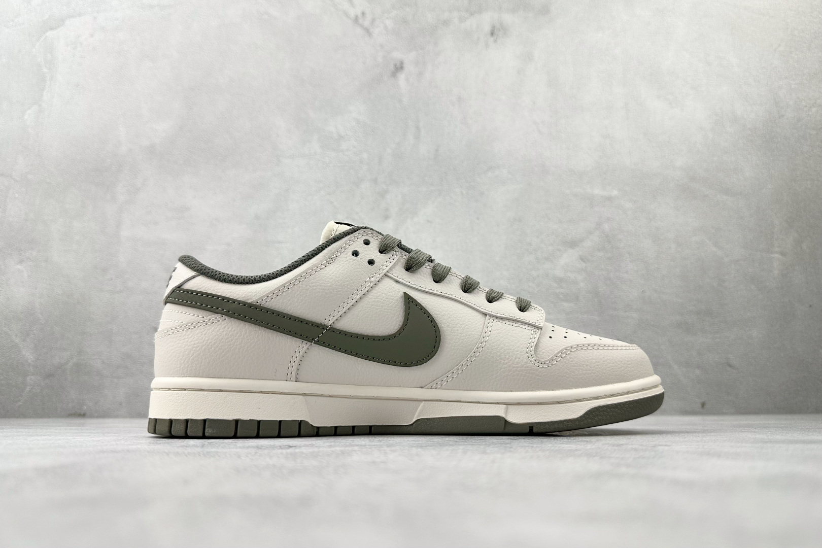 YC 双十一特价双十一特价【定制球鞋】Nike Dunk SB 乌竹绿货号：WG0508 043尺码：4