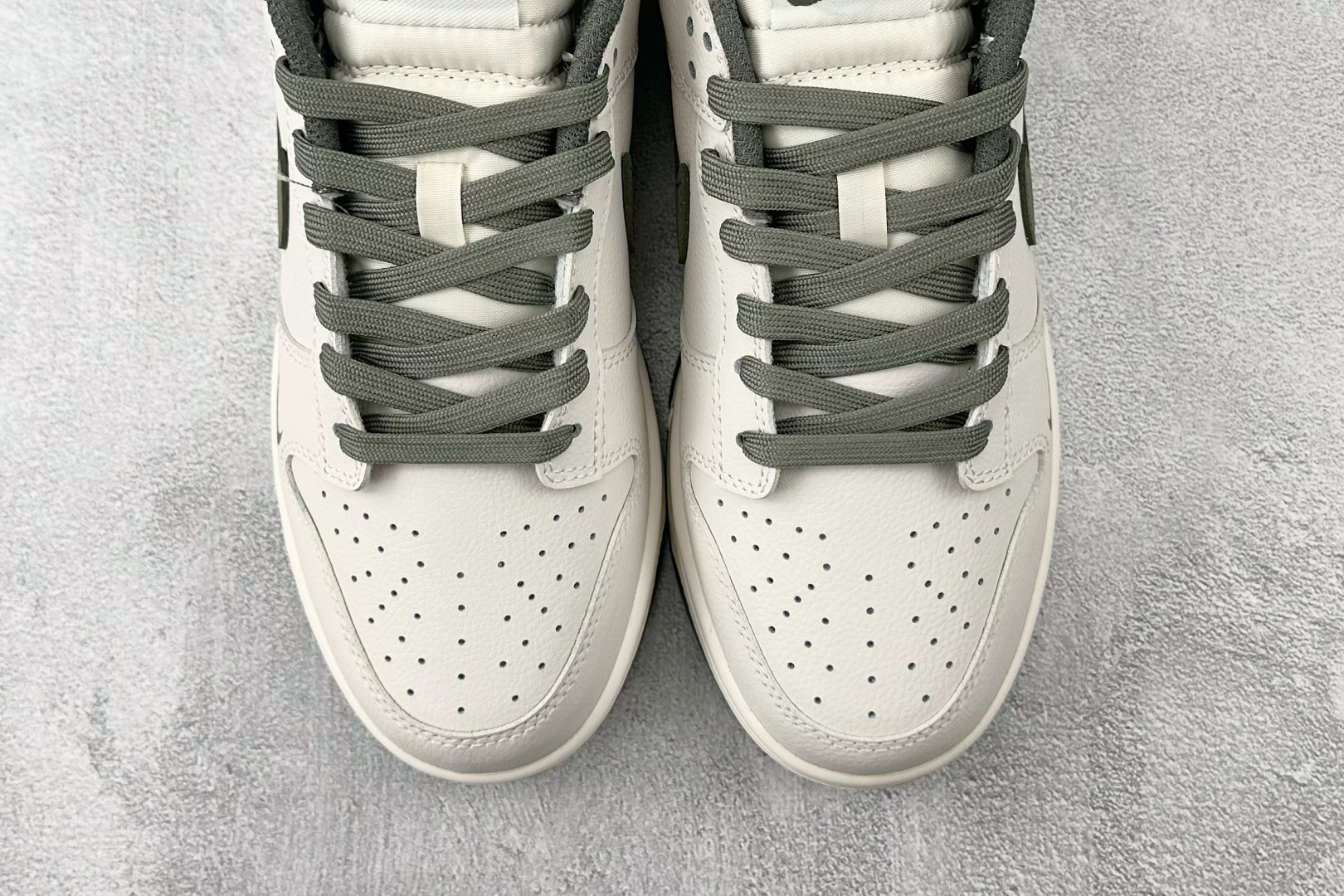 YC 双十一特价双十一特价【定制球鞋】Nike Dunk SB 乌竹绿货号：WG0508 043尺码：4