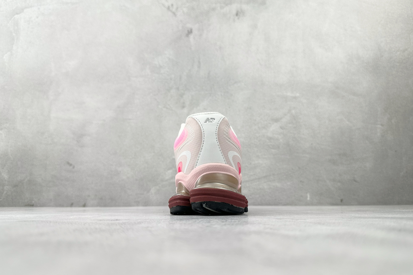 C 版 大厂出品 New Balance ABZORB 2000 粉色货号：U2000。BC尺码：36 