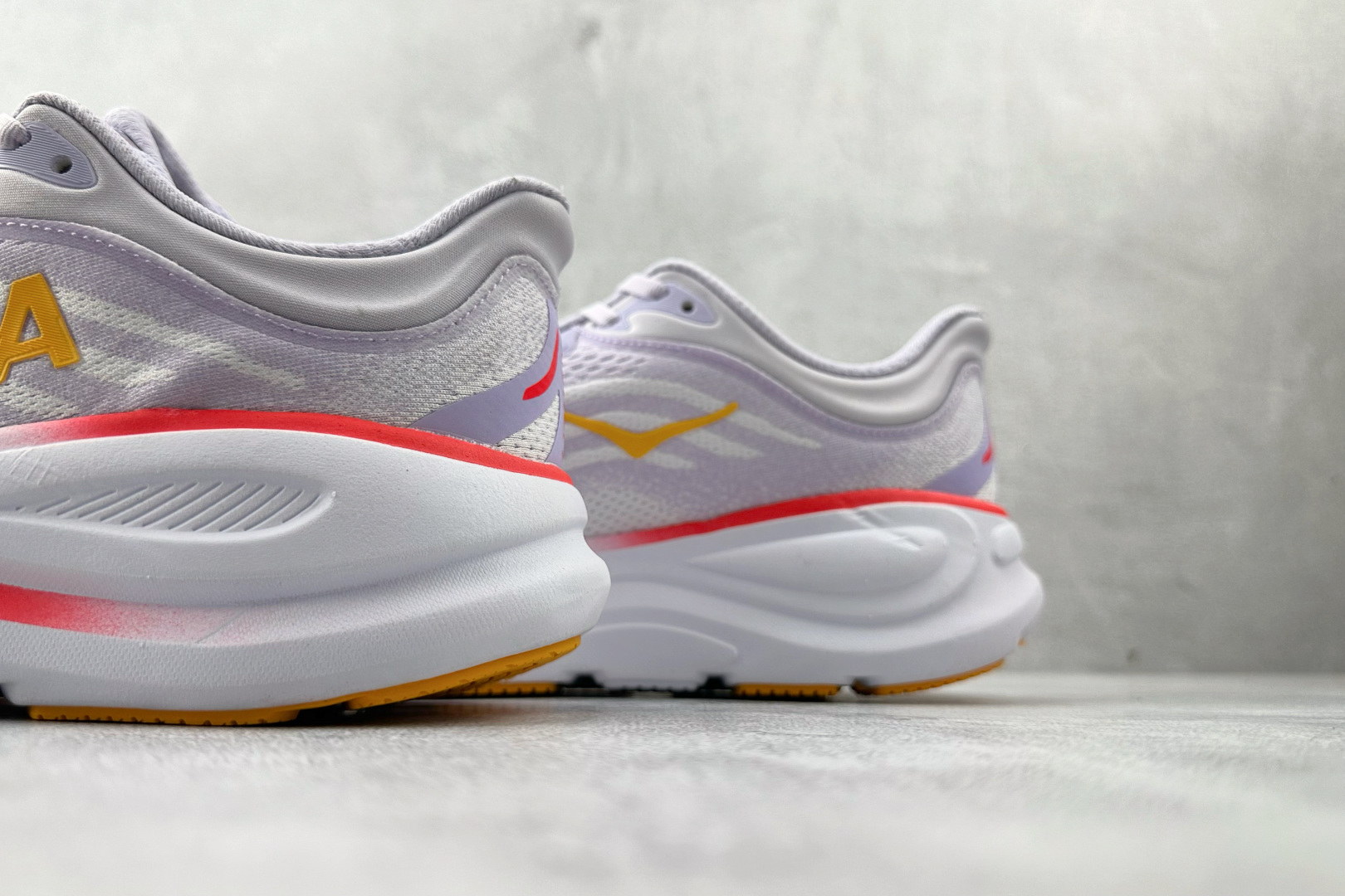 220 HOKA ONE ONE Bondi 9 紫白色 1162012-AGH