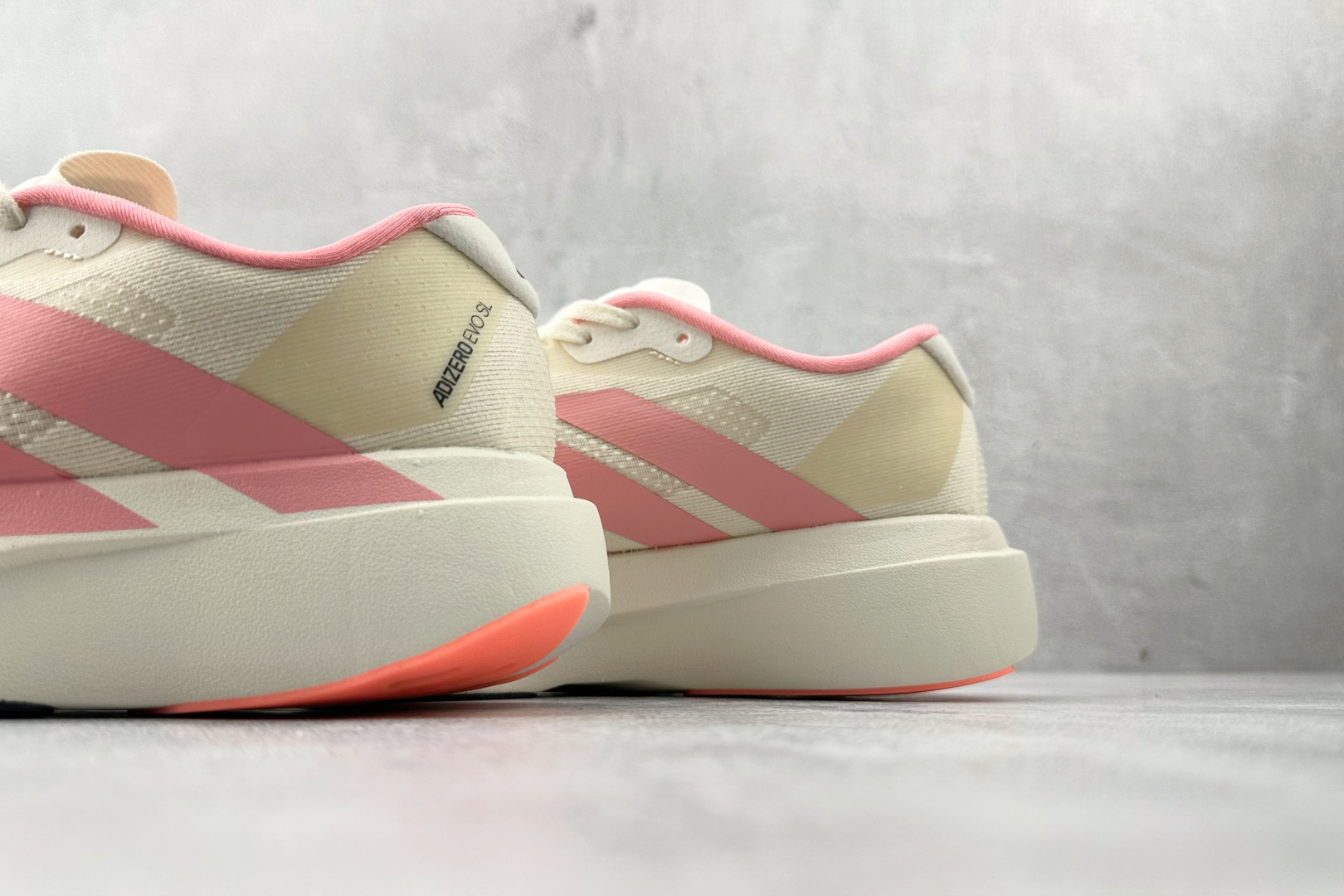 adidas Adizero Evo SL 白粉 JQ4567-Top High Quatity Cheap Sneakers Fashion Clothing Clothes Bags handbags Shoes of all Brand wholesale With The best Quality And Beautiful Price from China Factory Chinese suppliers wholesaler seller adidas Adizero Evo SL 白粉 JQ4567