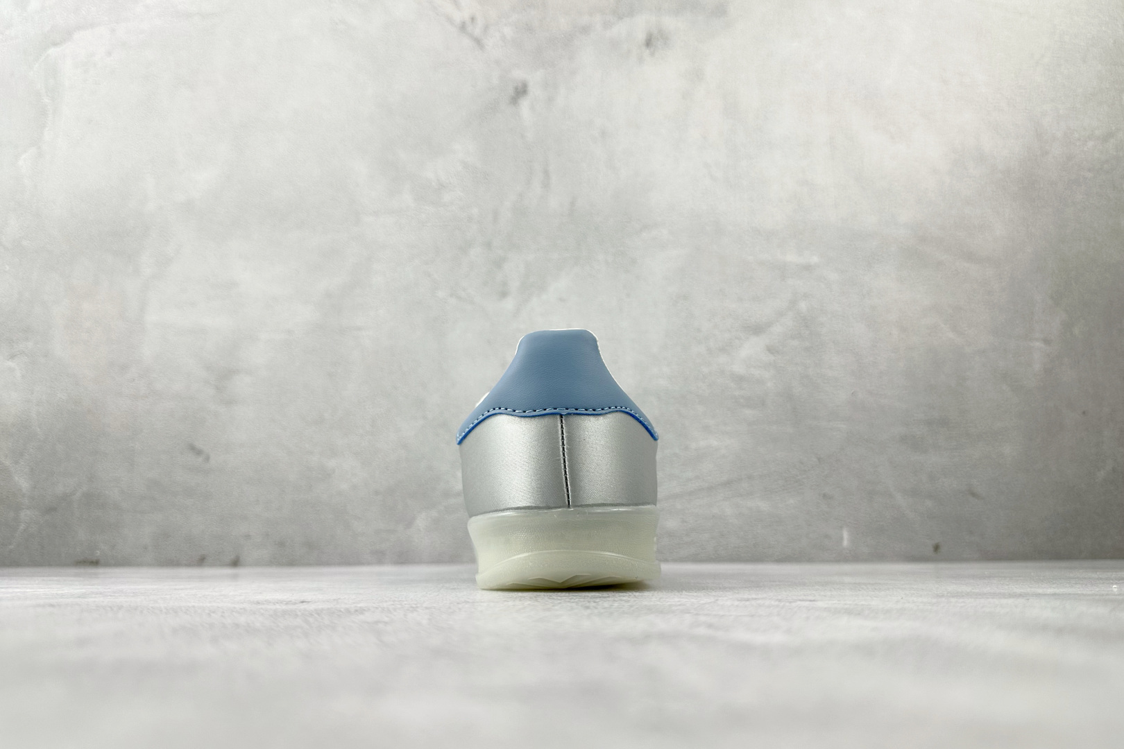 出口订单 adidas originals GAZELLE INDOOR 蓝色 JI2711 出口订单 adidas originals GAZELLE INDOOR 蓝色 JI2711