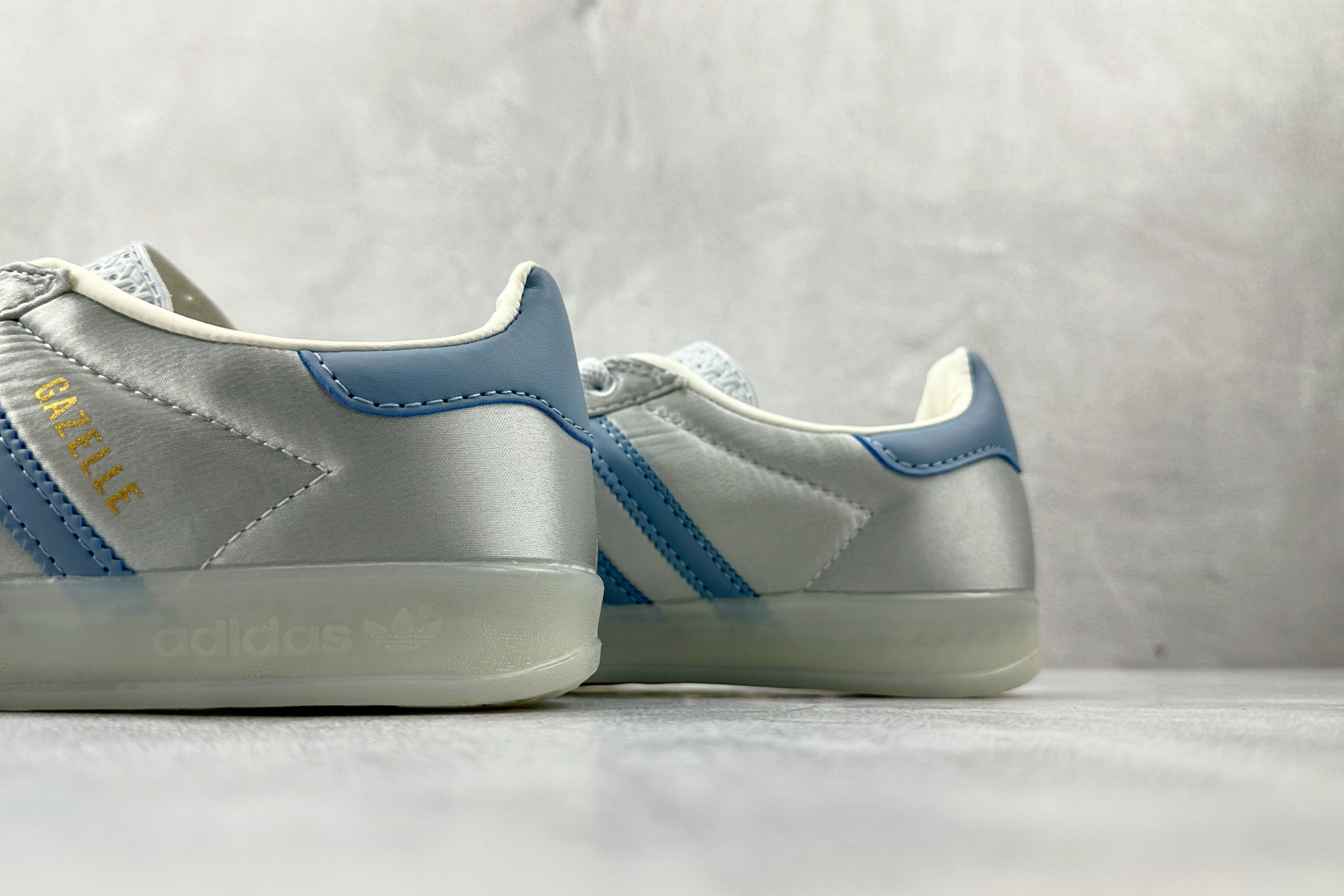 出口订单 adidas originals GAZELLE INDOOR 蓝色 JI2711 出口订单 adidas originals GAZELLE INDOOR 蓝色 JI2711