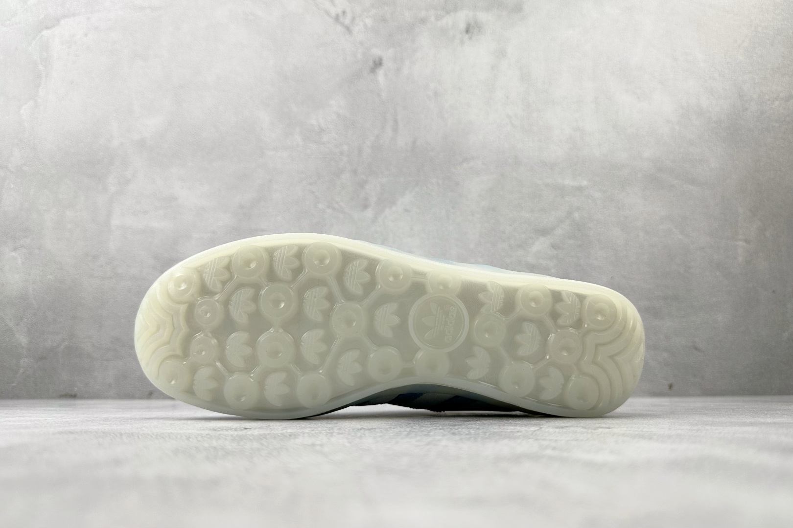 出口订单 adidas originals GAZELLE INDOOR 蓝色 JI2711 出口订单 adidas originals GAZELLE INDOOR 蓝色 JI2711