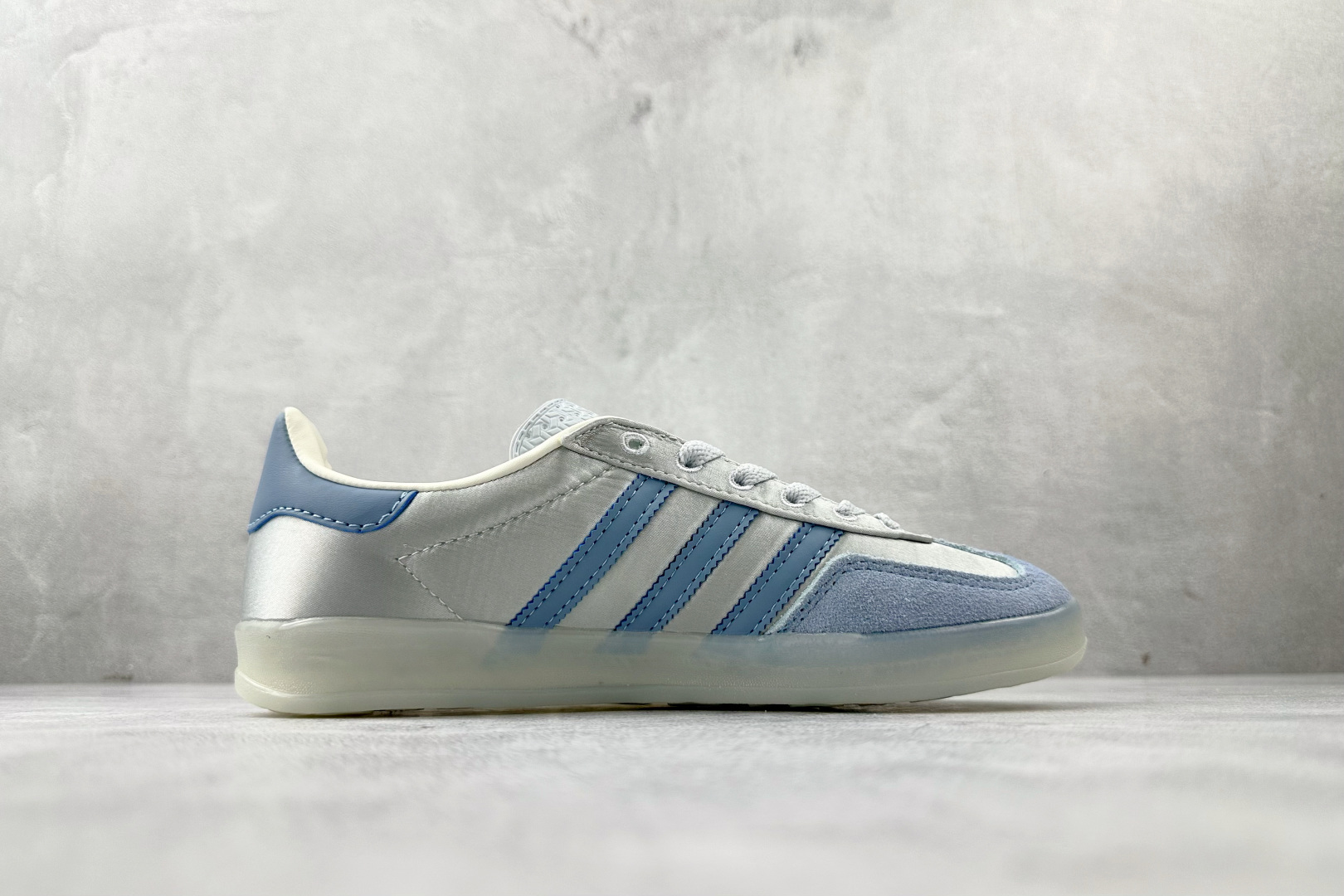 出口订单 adidas originals GAZELLE INDOOR 蓝色 JI2711 出口订单 adidas originals GAZELLE INDOOR 蓝色 JI2711
