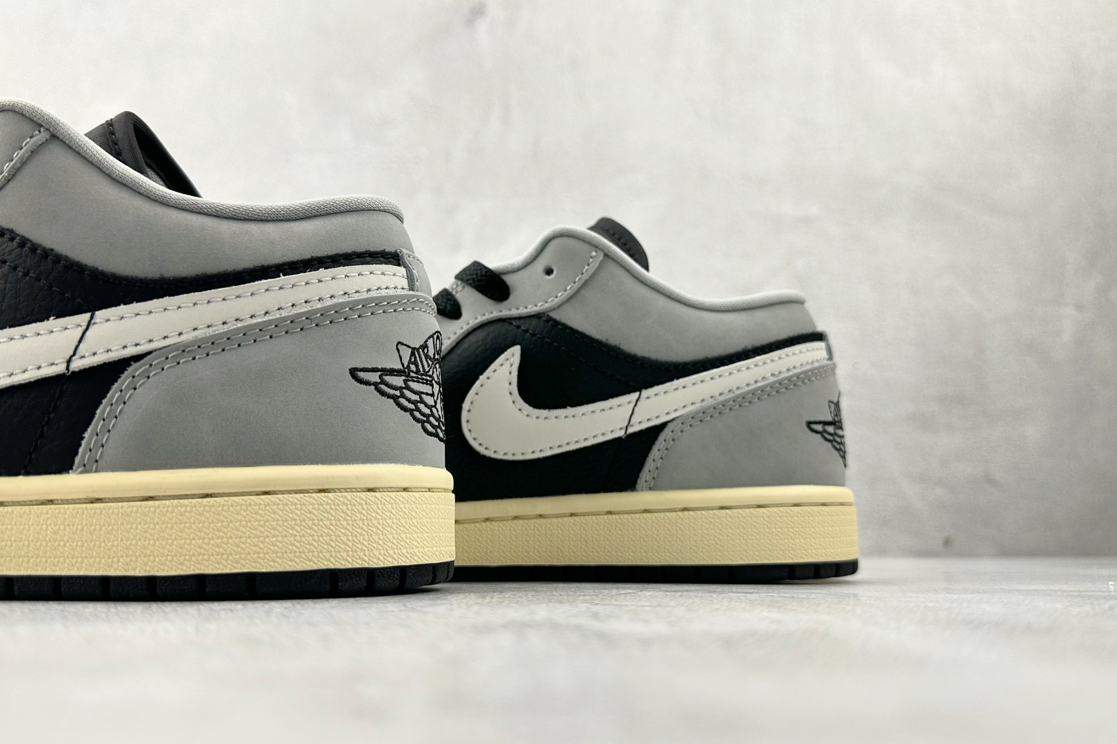 240 Jordan Air Jordan 1 Low”Light Smoke Grey” 黑灰 HQ2010-012