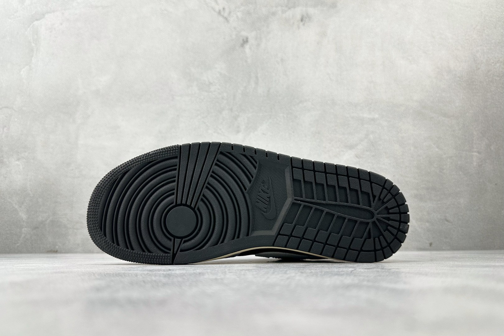 240 Jordan Air Jordan 1 Low”Light Smoke Grey” 黑灰 HQ2010-012