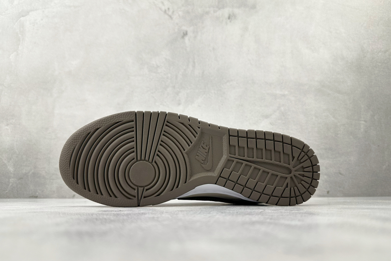 300 定制球鞋 Nike Dunk 二手日落 棕灰色 HF5441-111-Chinese UA Cheap High Quatity Brand Clothes Bags handbags Sneakers wholesale wholesaler seller from China Factory suppliers Fashion Clothing Shoes best Quality Beautiful Price 300 定制球鞋 Nike Dunk 二手日落 棕灰色 HF5441-111