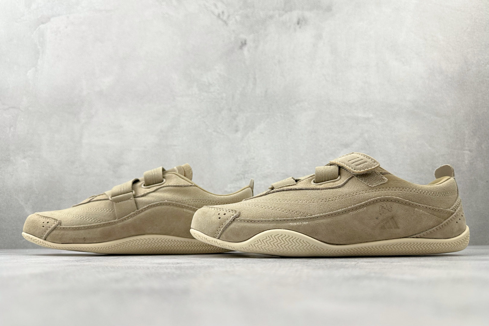 出口订单 adidas URBAN REVERIE 棕色 JS2444