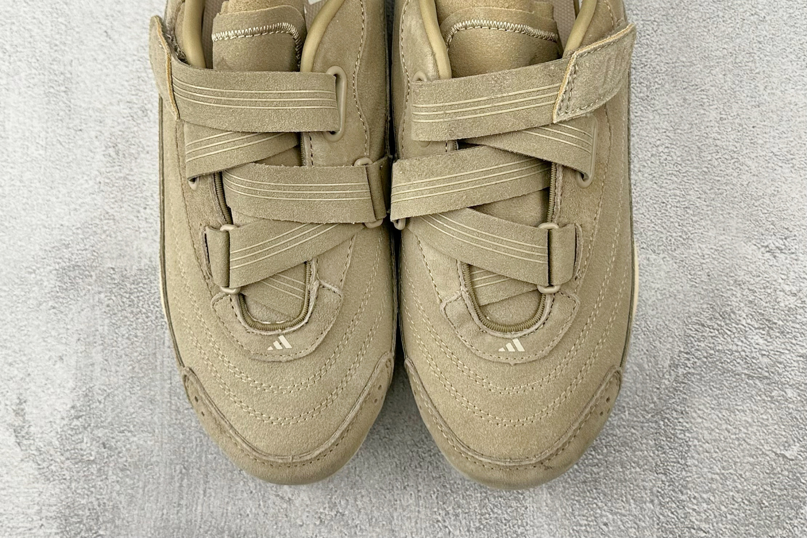 出口订单 adidas URBAN REVERIE 棕色 JS2444