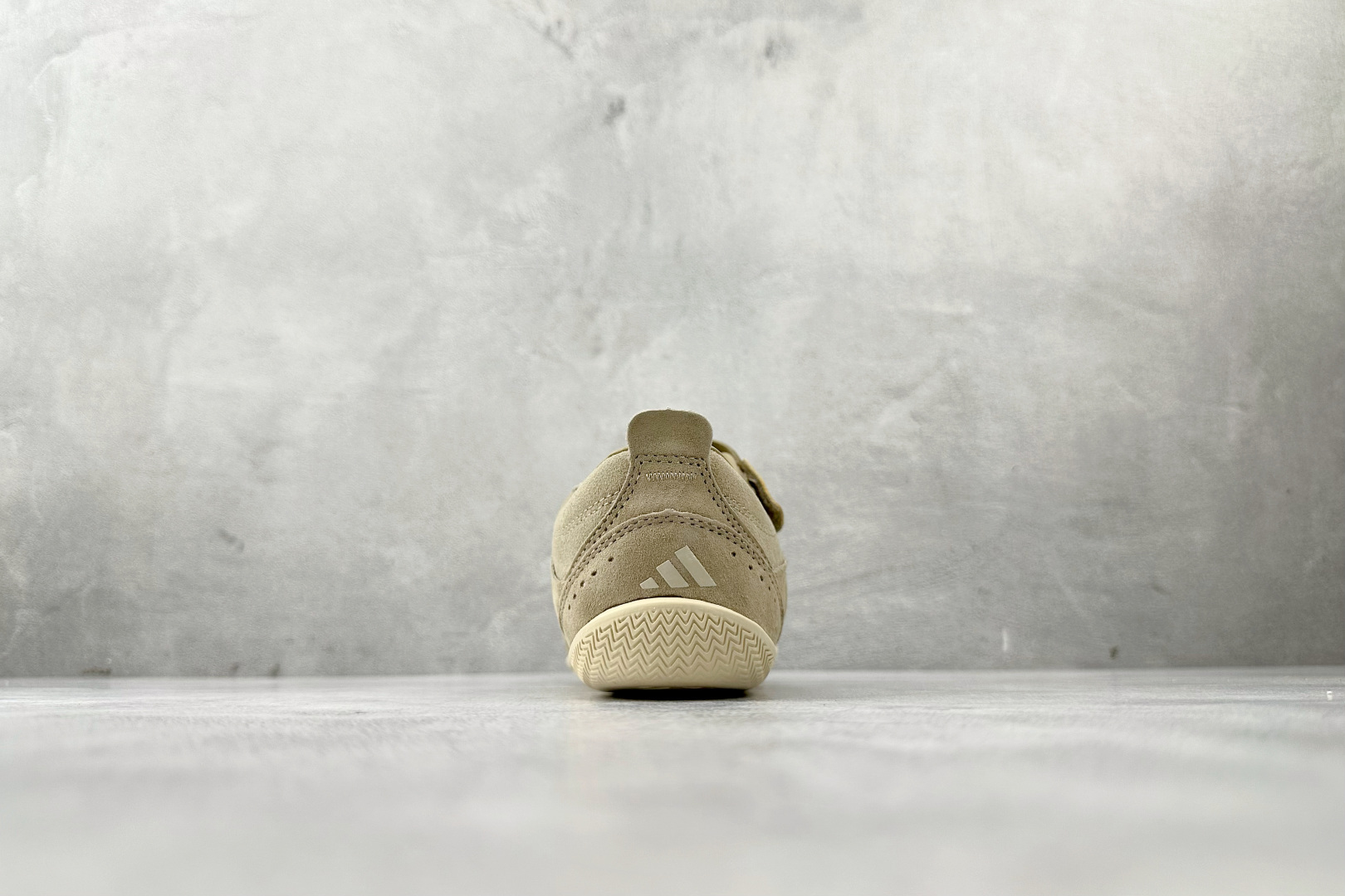 出口订单 adidas URBAN REVERIE 棕色 JS2444