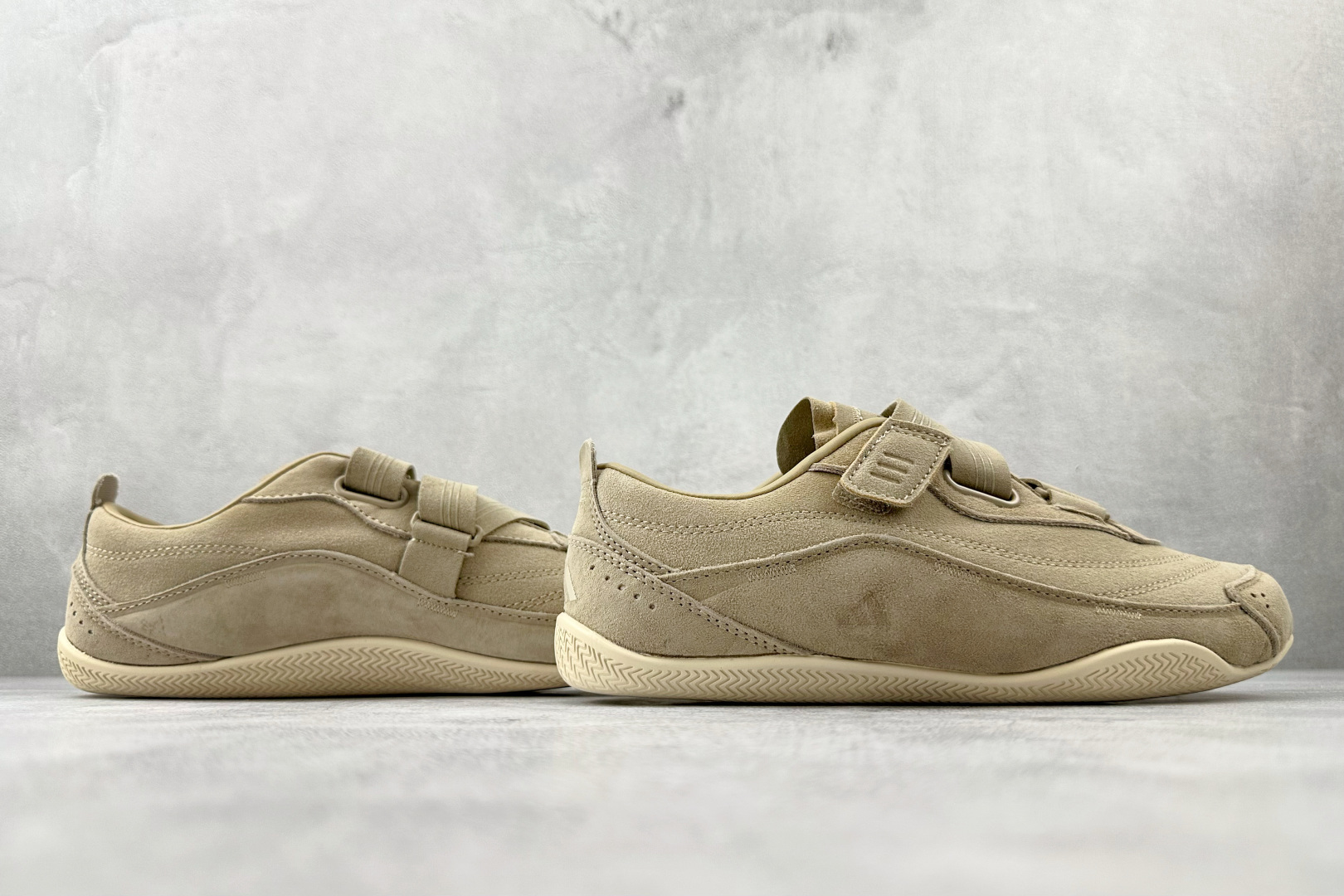 出口订单 adidas URBAN REVERIE 棕色 JS2444