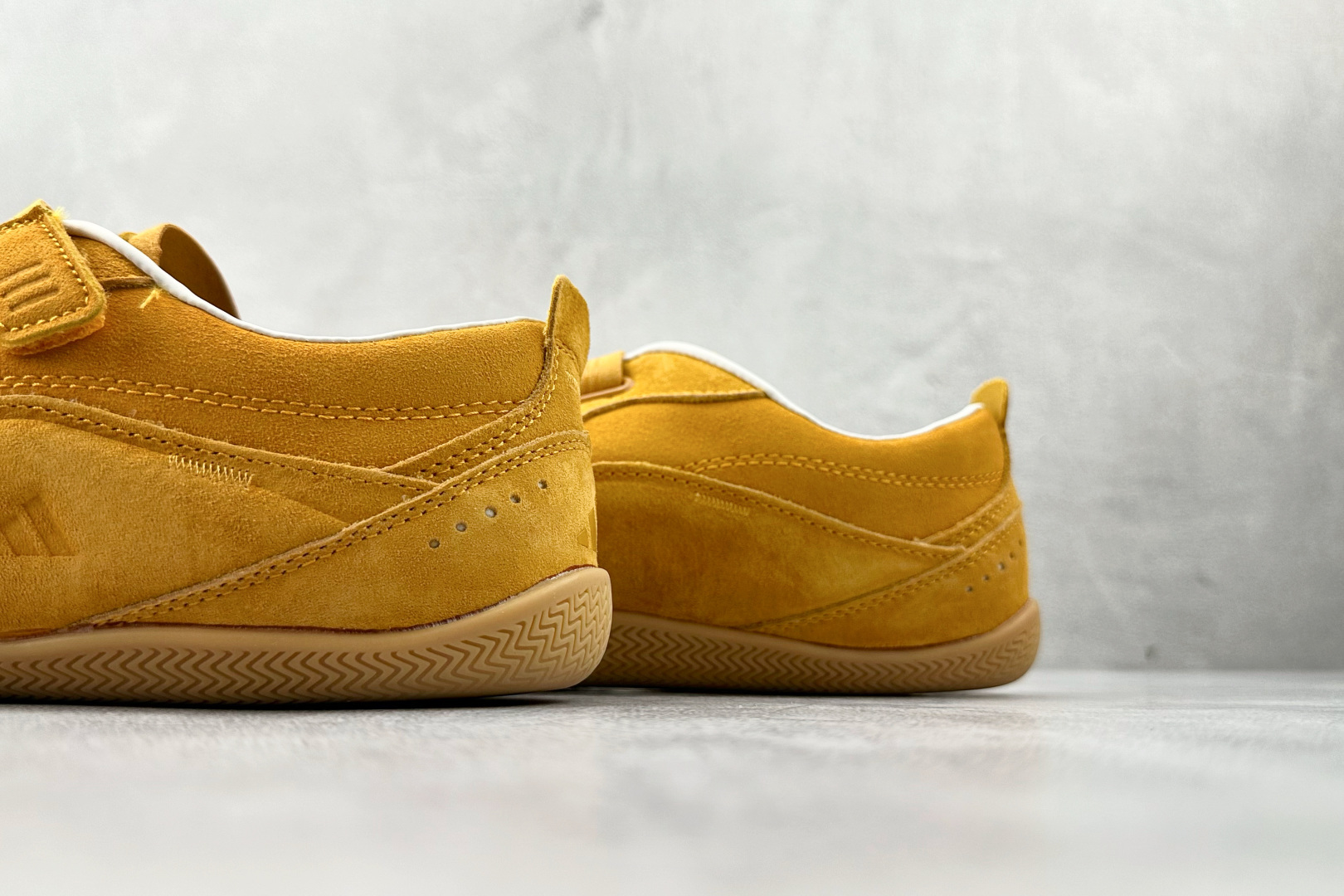 出口订单 adidas URBAN REVERIE 黄色 KJ4036