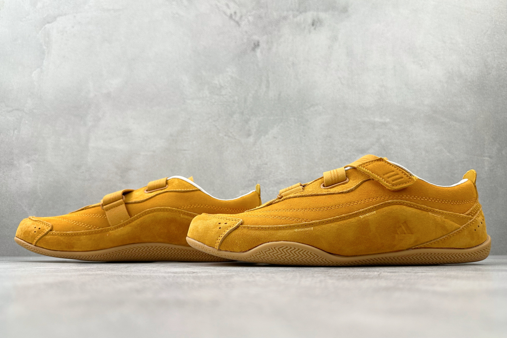 出口订单 adidas URBAN REVERIE 黄色 KJ4036