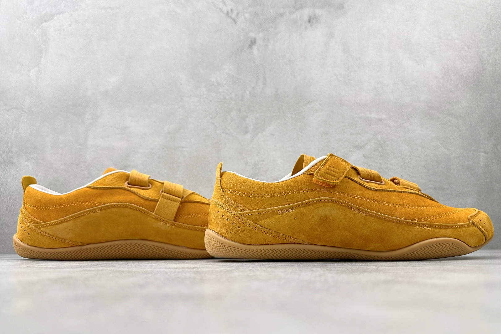 出口订单 adidas URBAN REVERIE 黄色 KJ4036