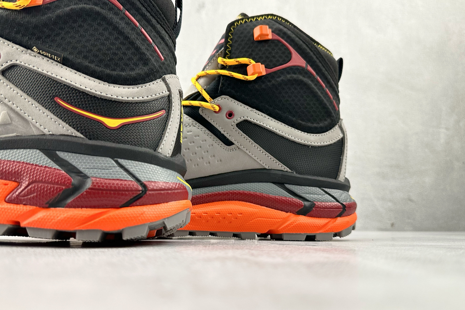 440 平台专供 HOKA ONE ONE Tor Ultra HI 黑灰色 1129958-BCPPP-Chinese UA Cheap High Quatity Brand Clothes Bags handbags Sneakers wholesale wholesaler seller from China Factory suppliers Fashion Clothing Shoes best Quality Beautiful Price 440 平台专供 HOKA ONE ONE Tor Ultra HI 黑灰色 1129958-BCPPP