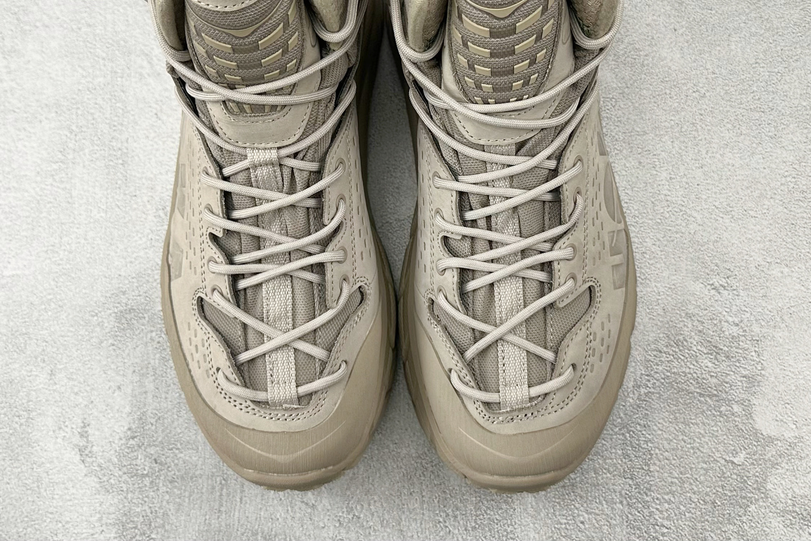 440 平台专供 HOKA ONE ONE Tor Ultra HI 米色 1129958-STPST